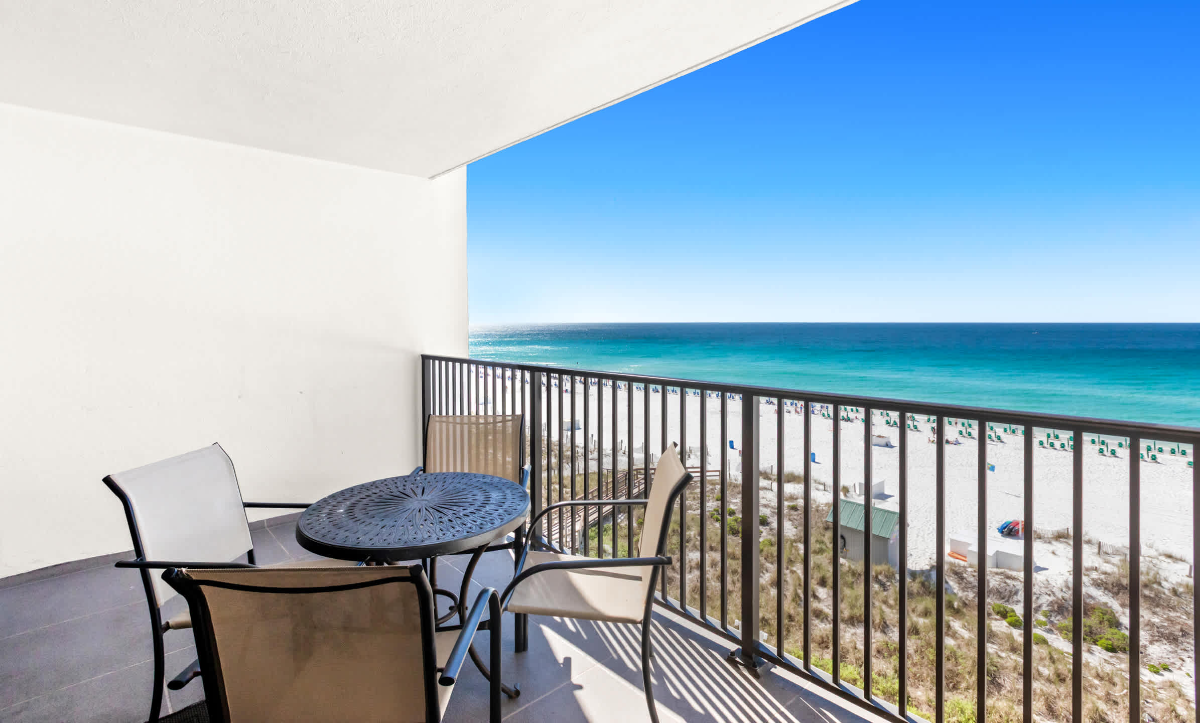 Emerald Towers 0605 Gulf front condo with private balcony and beach access in Destin 14