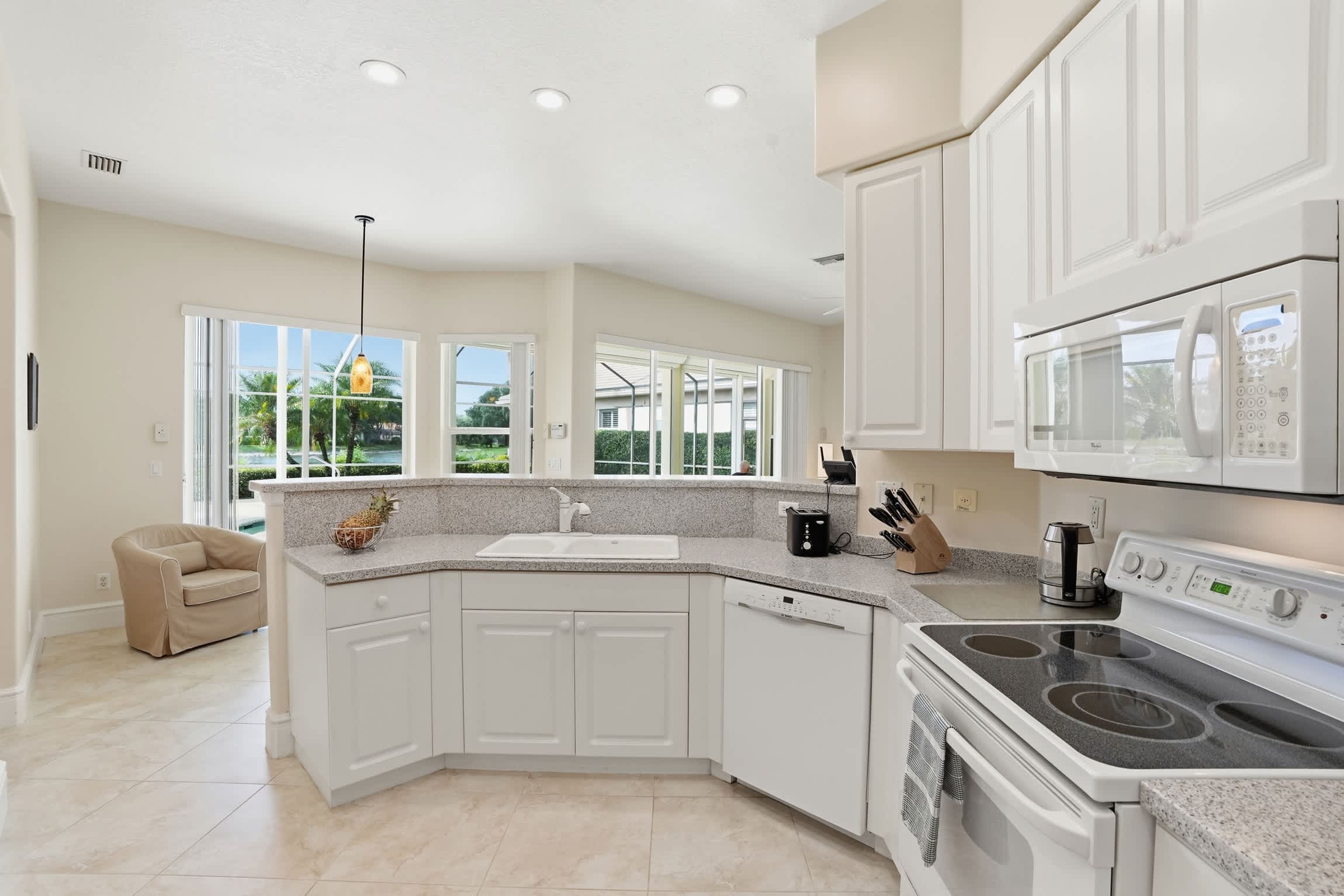 Naples Vineyards Living Private Pool Spa | Photo 16