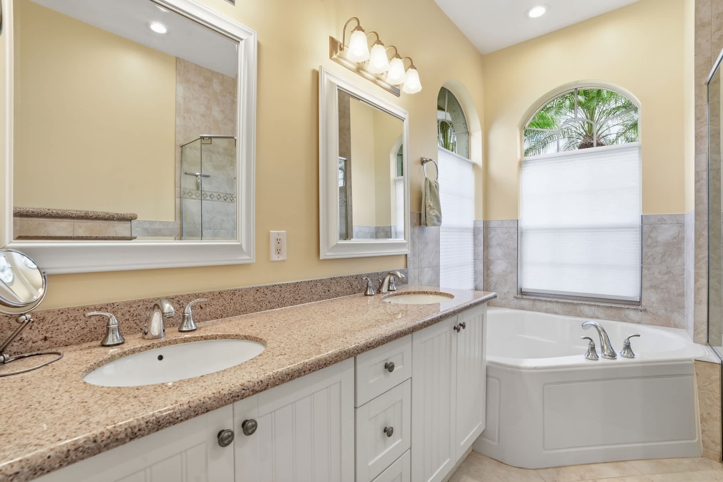 Naples Vineyards Living Private Pool Spa | Photo 22