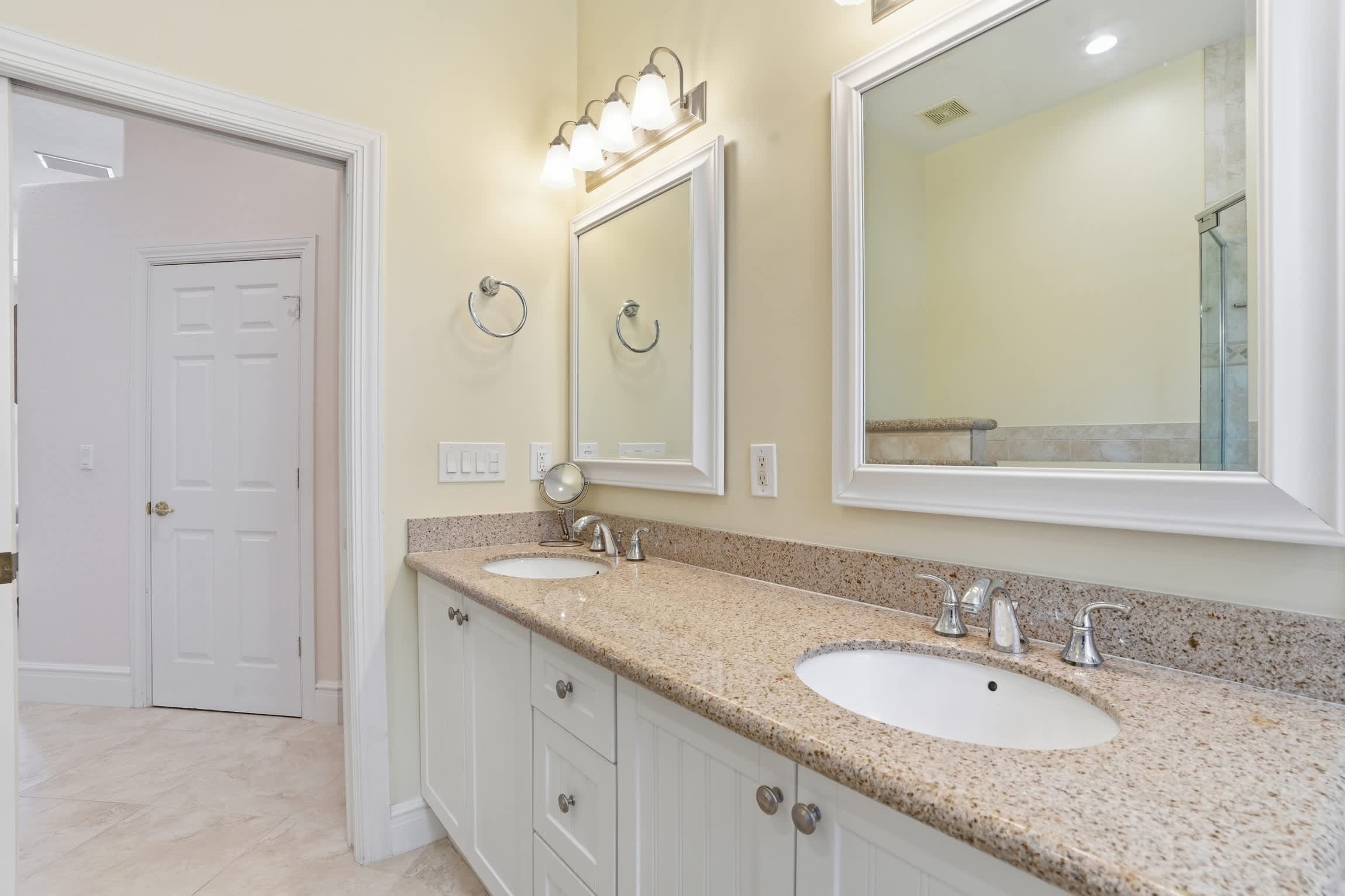 Naples Vineyards Living Private Pool Spa | Photo 23