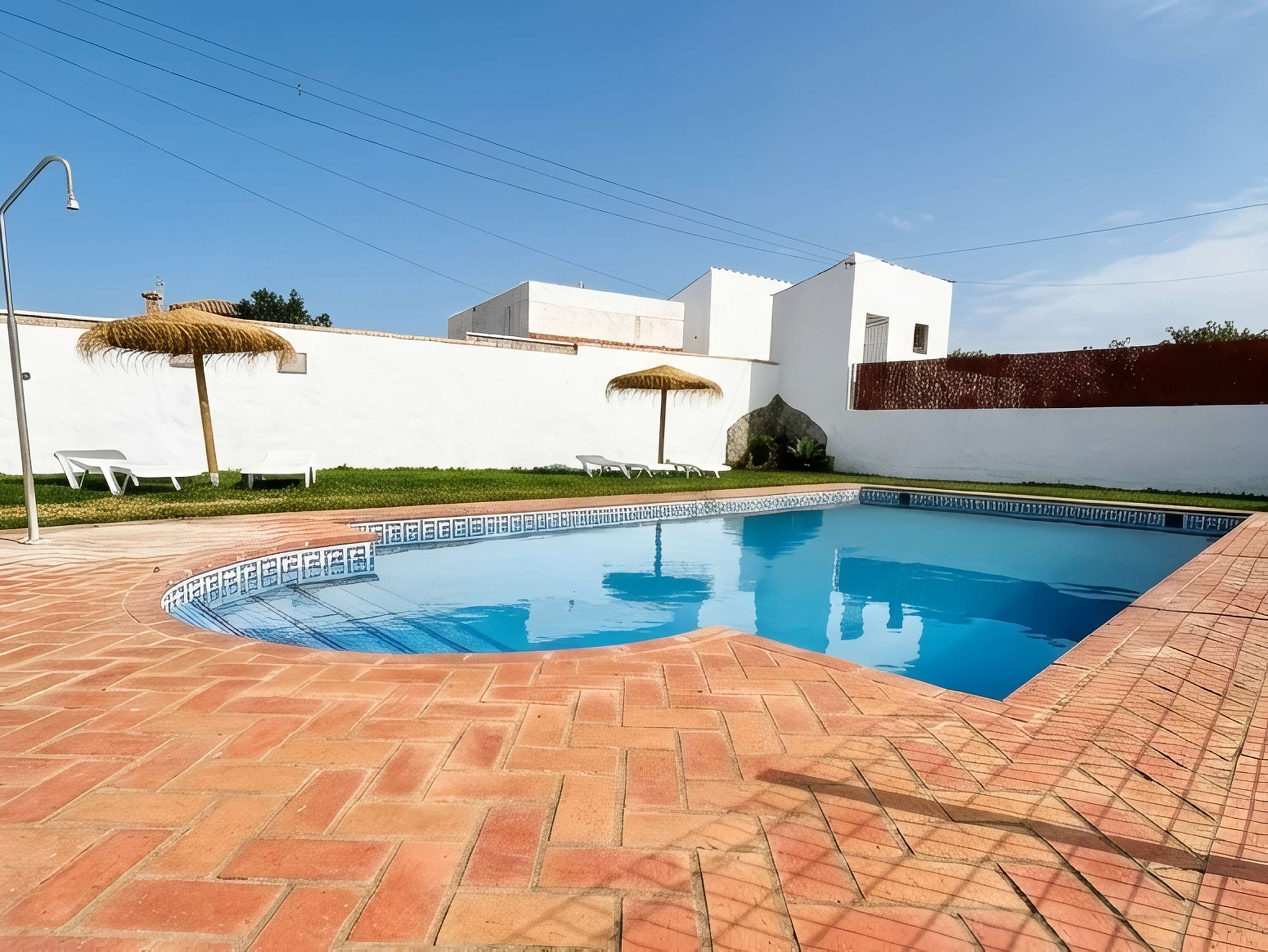 Chalet con piscina privada grupos de 6 personas - image 4