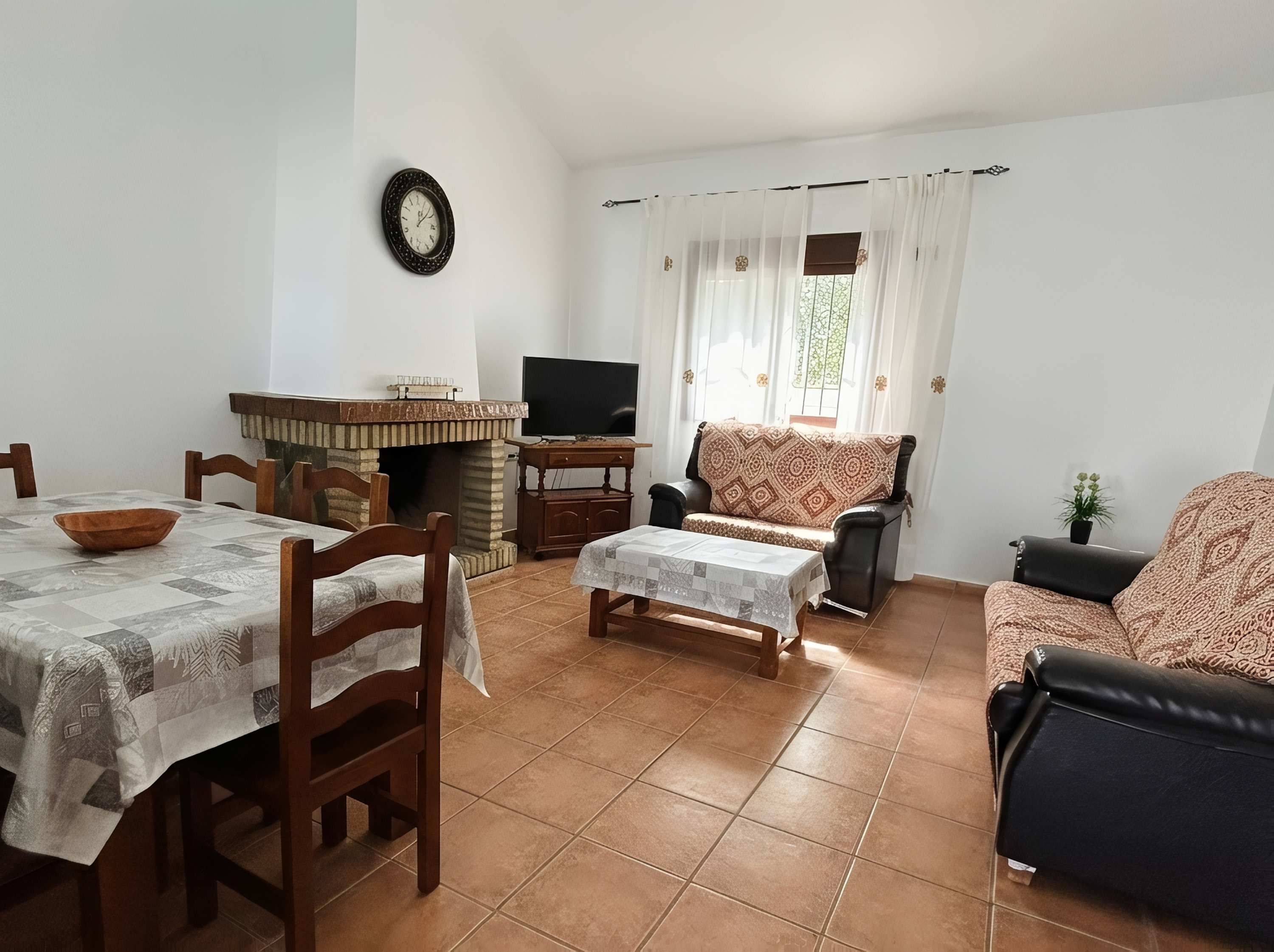 Chalet con piscina privada grupos de 6 personas - image 12