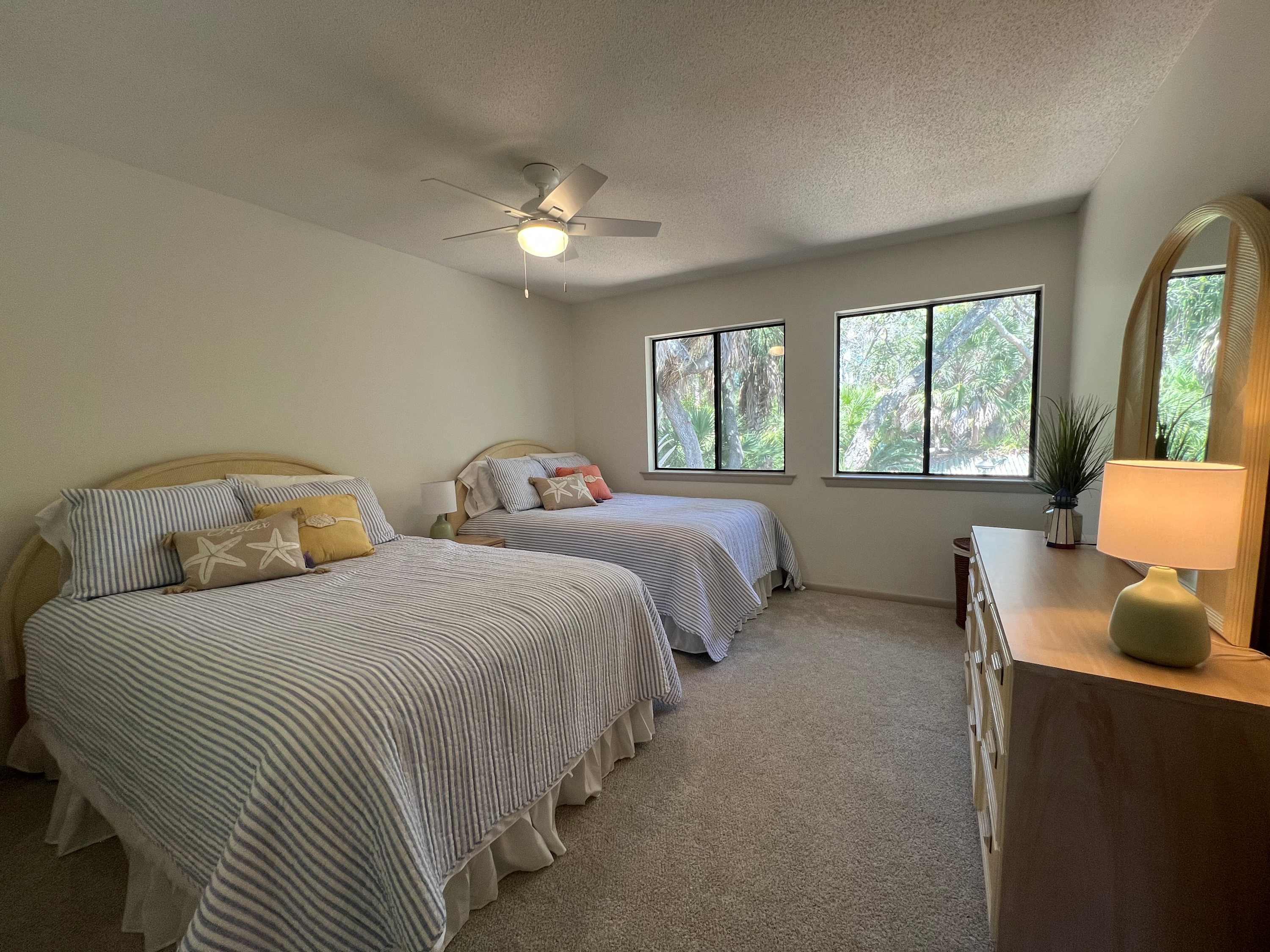 Guest Bedroom with 2 Double Beds