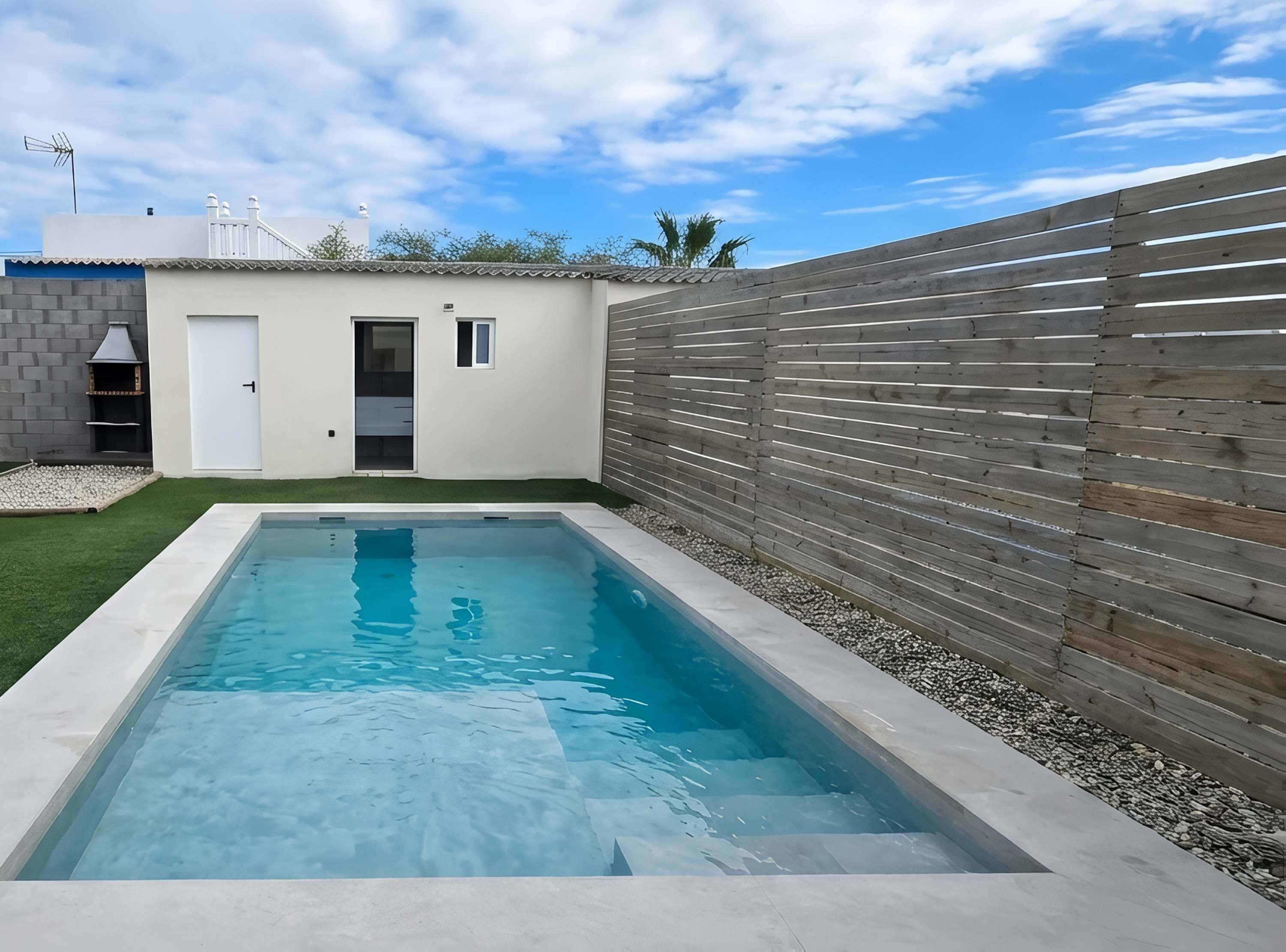 Alojamiento en Conil a 5 min del mar, con WiFi y terraza con piscina - image 4