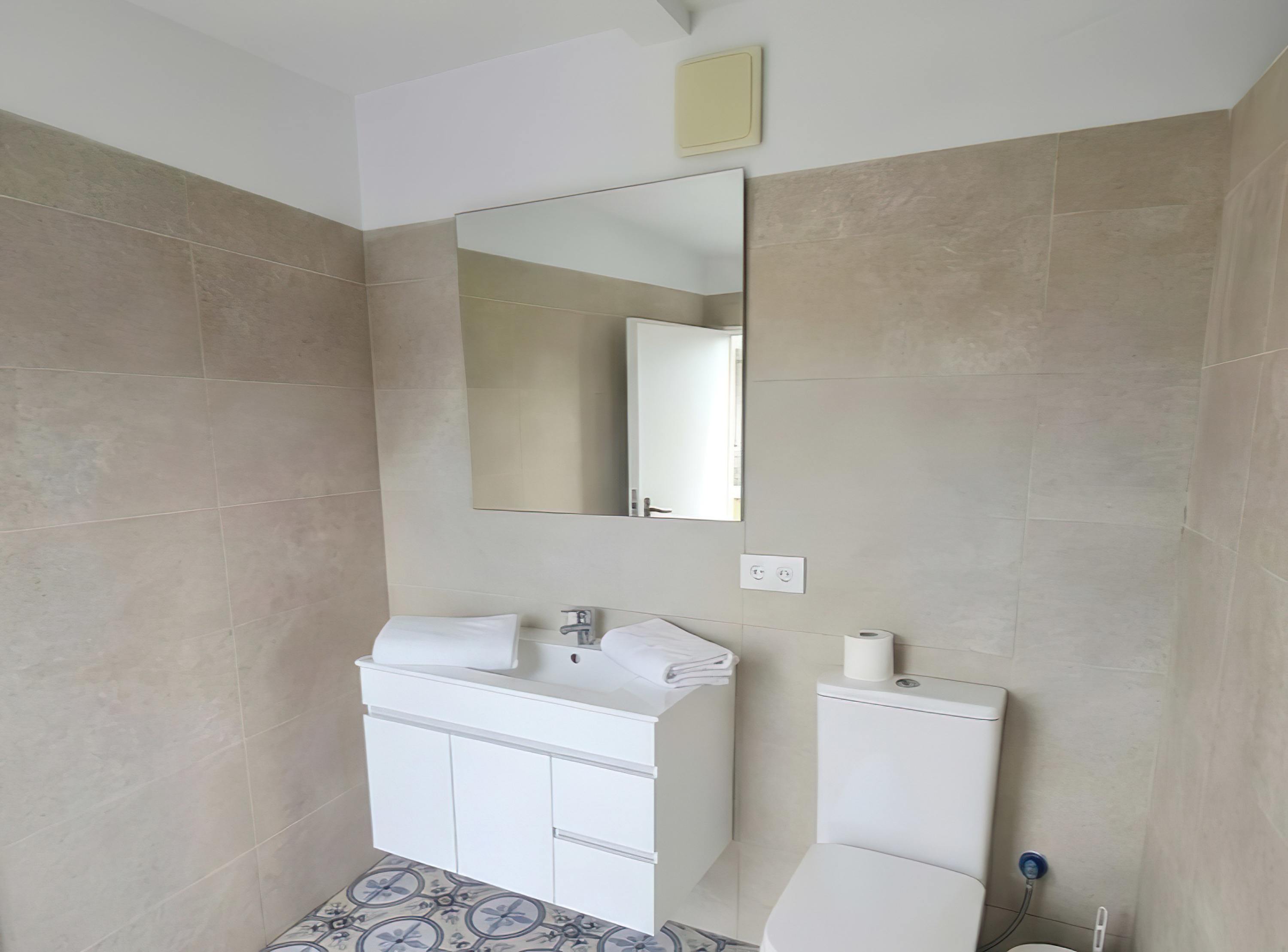 Alojamiento en Conil a 5 min del mar, con WiFi y terraza con piscina - image 16