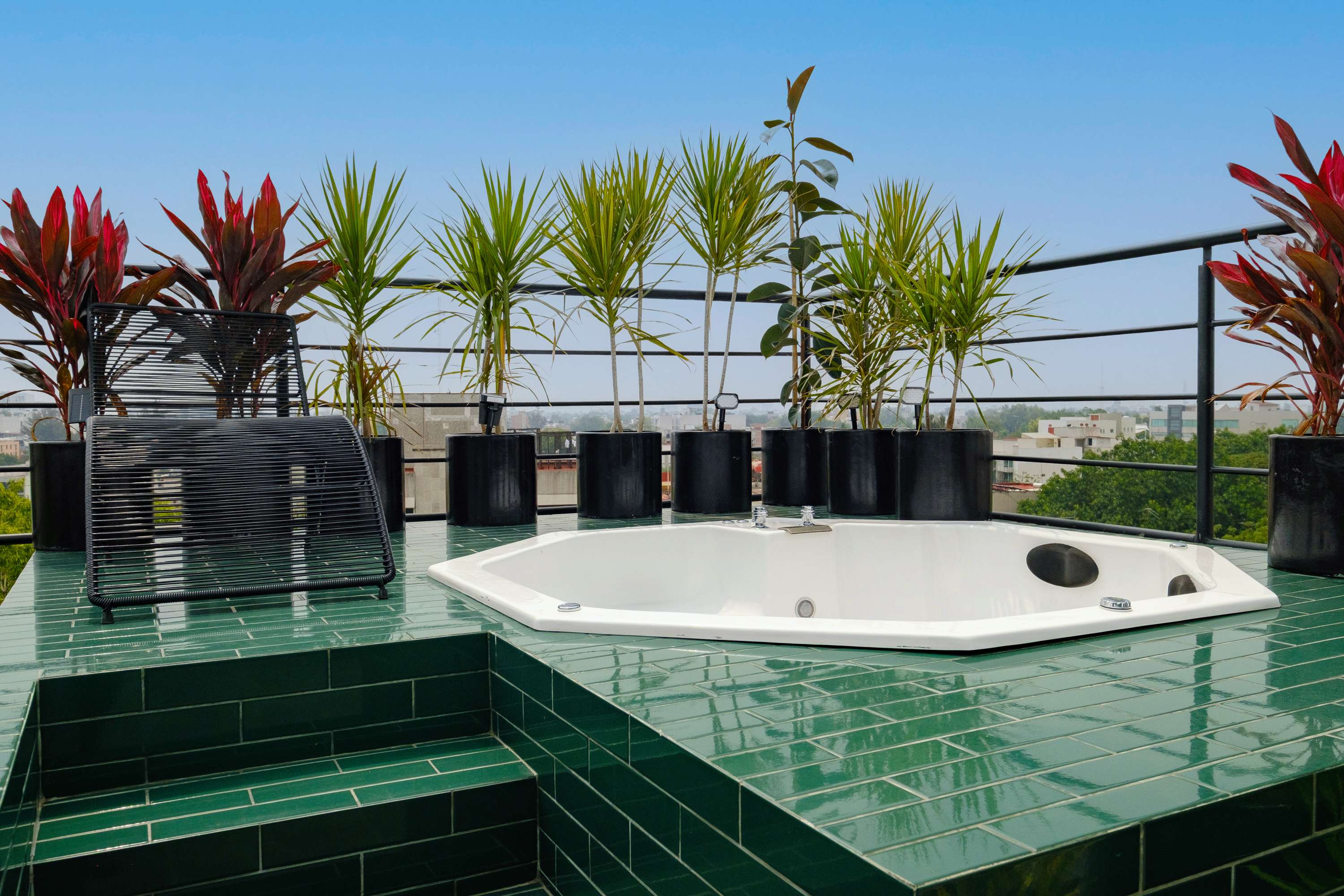 Exclusive Stay for Soccer Fans | Rooftop & Balcony 5