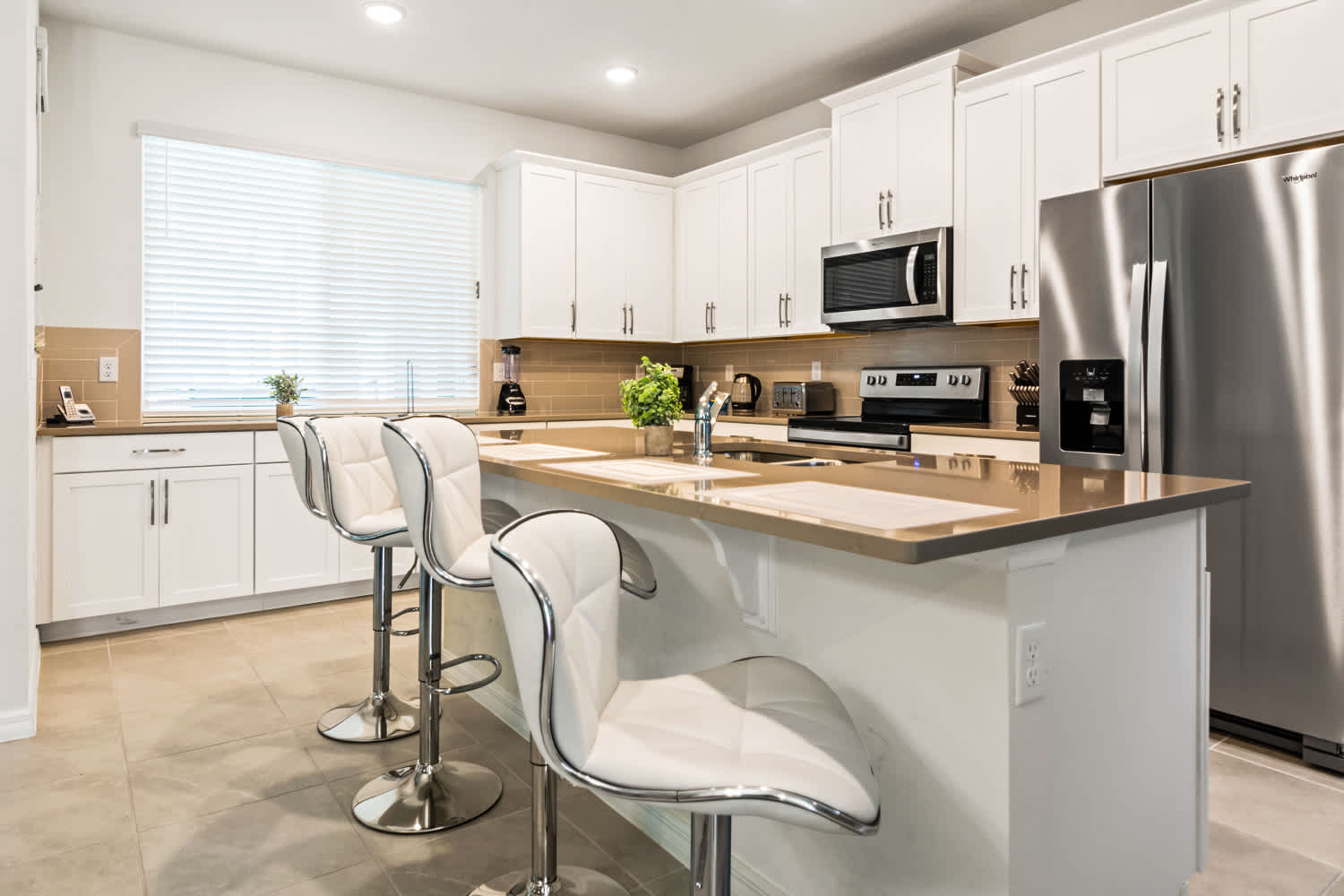 Modern 4BR Townhouse in Orlando | Near Disney