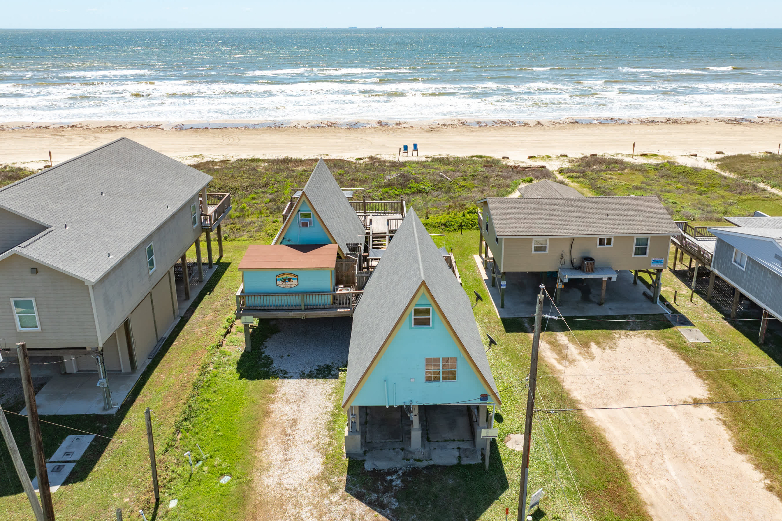 The Tiki Hut Polynesian A Frames at the Beach 2