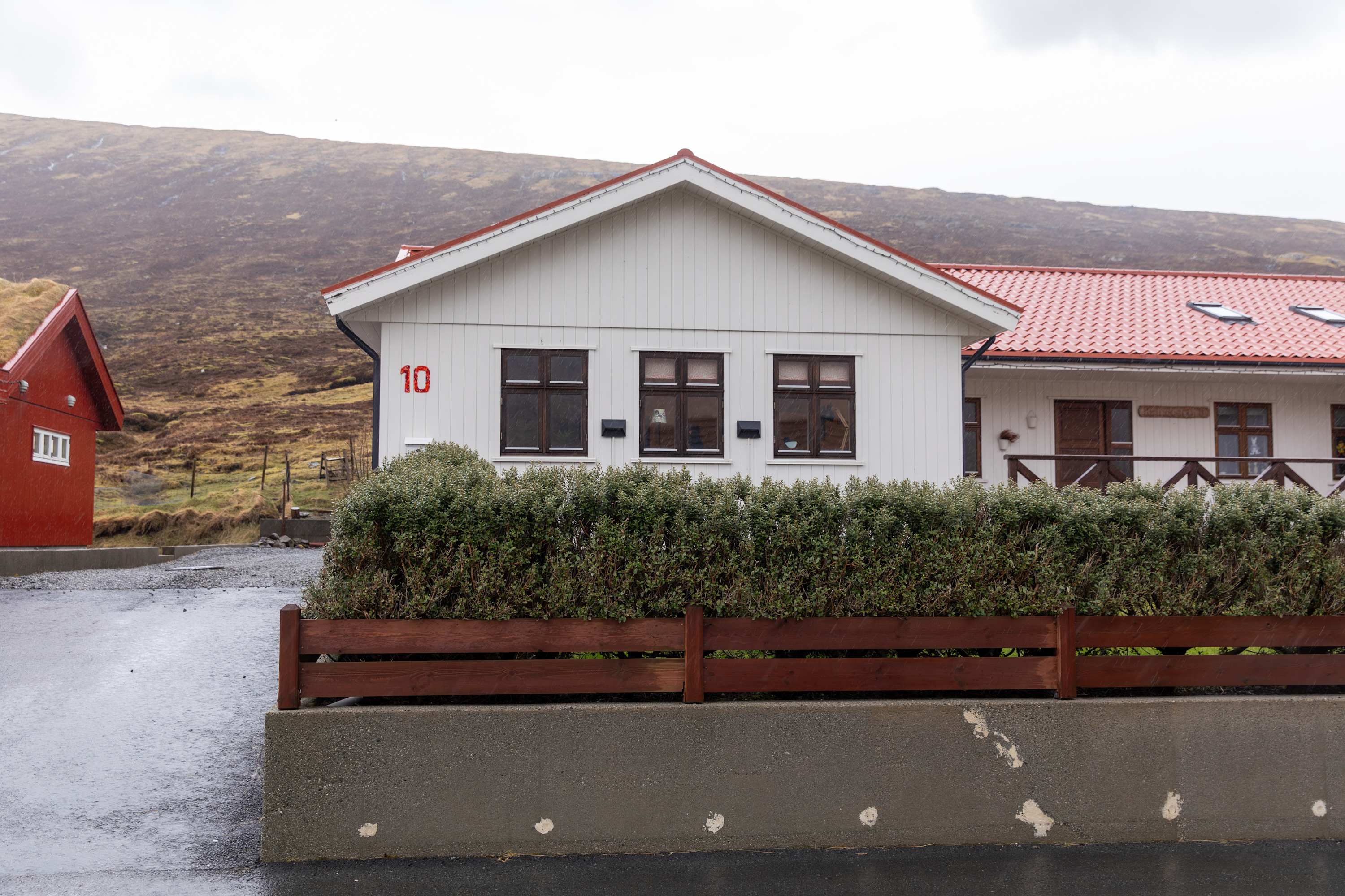 A serene escape in scenic surroundings