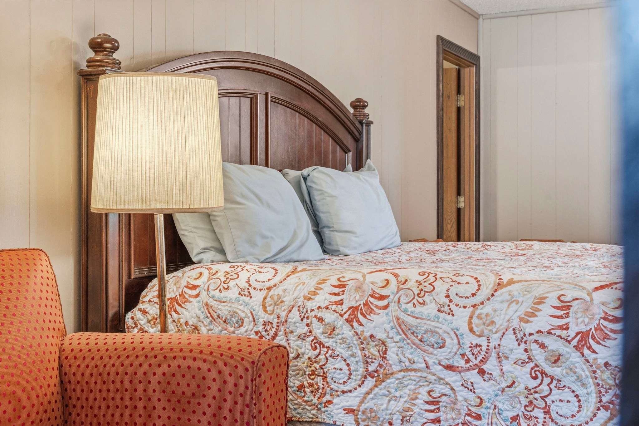 Lakefront Hideaway | Boat Slip, Views & Relaxation