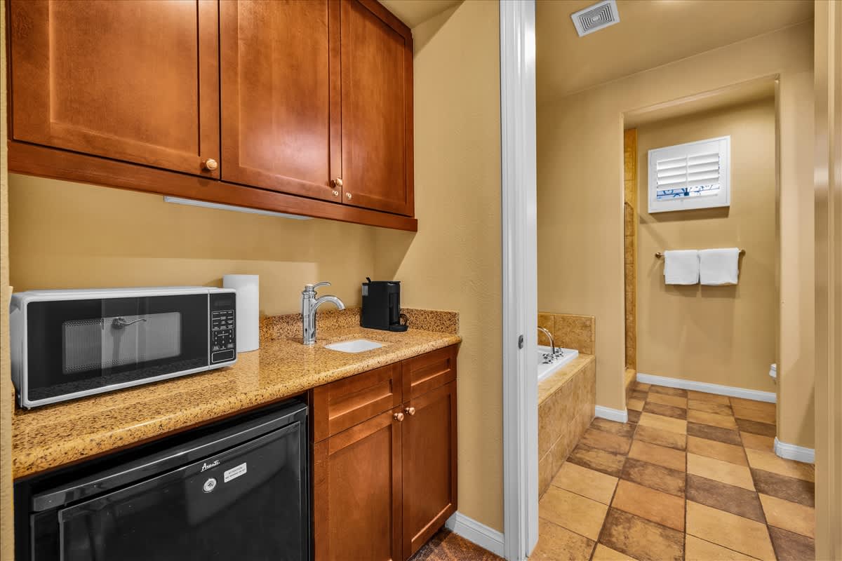 Villa Sunstone Studio #B - Photo 4