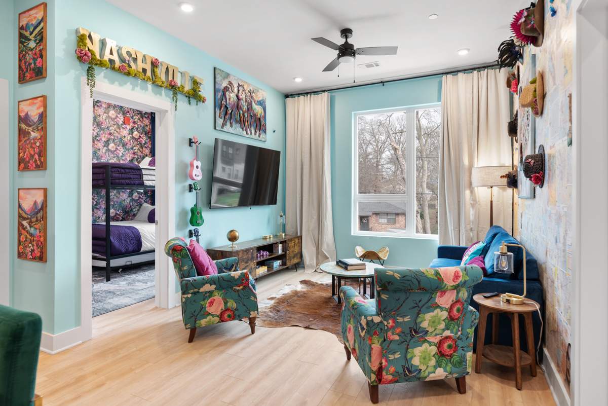 Modern East Nashville Condo Free Parking Near DT