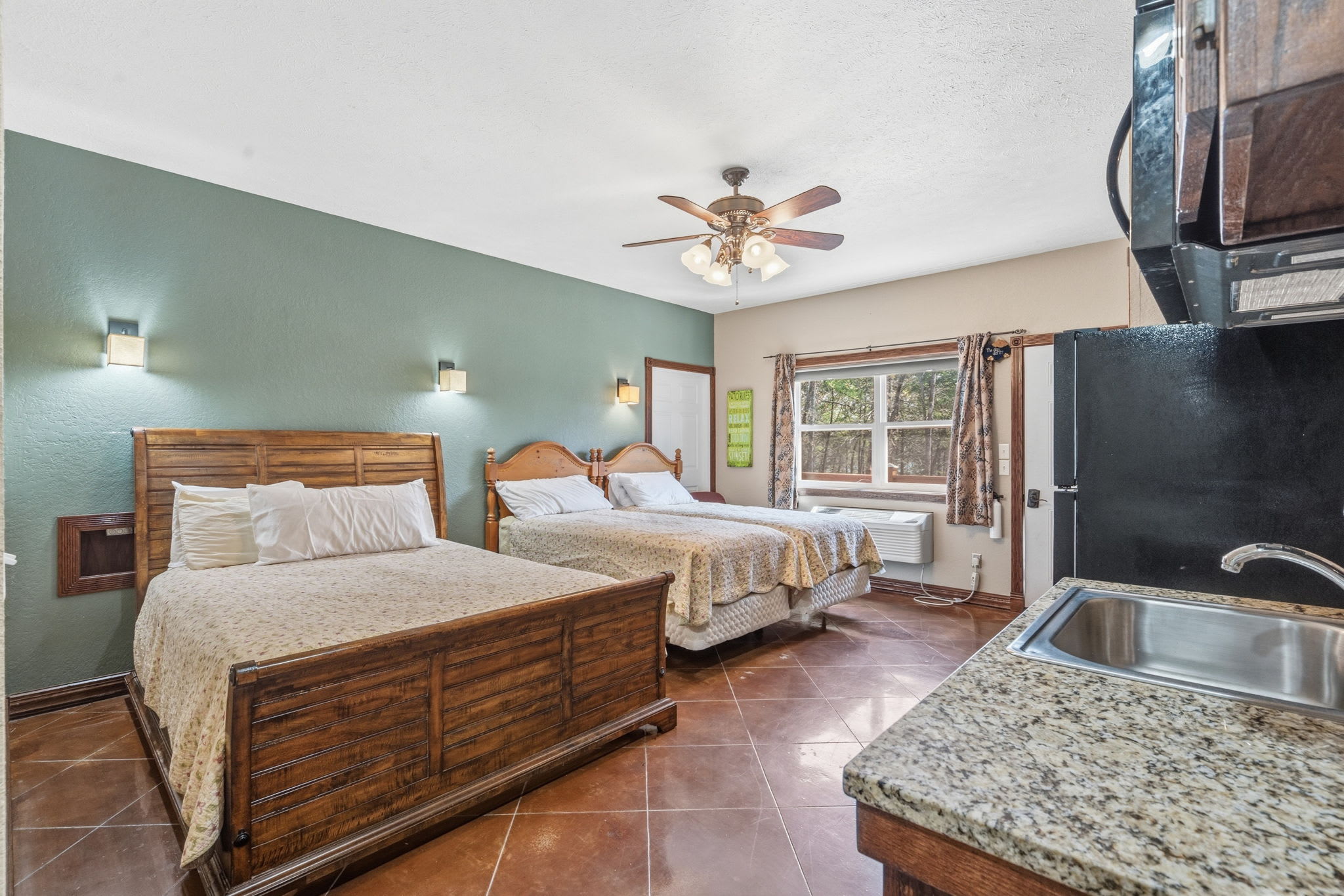 Waterfront Studio Getaway | Boat Slip Included
