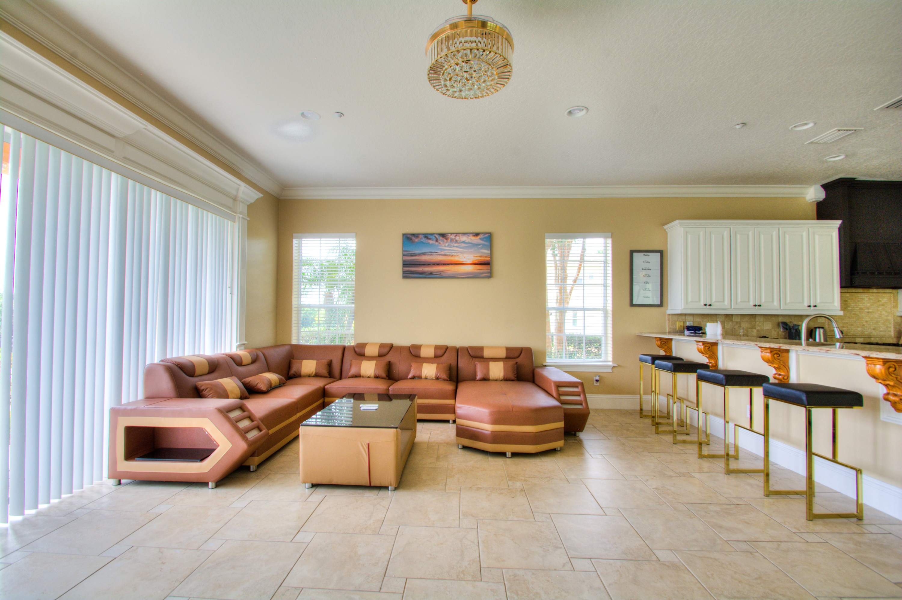 Kissimmee Villa: 6BR, 7BA, Sleeps 18, Pool