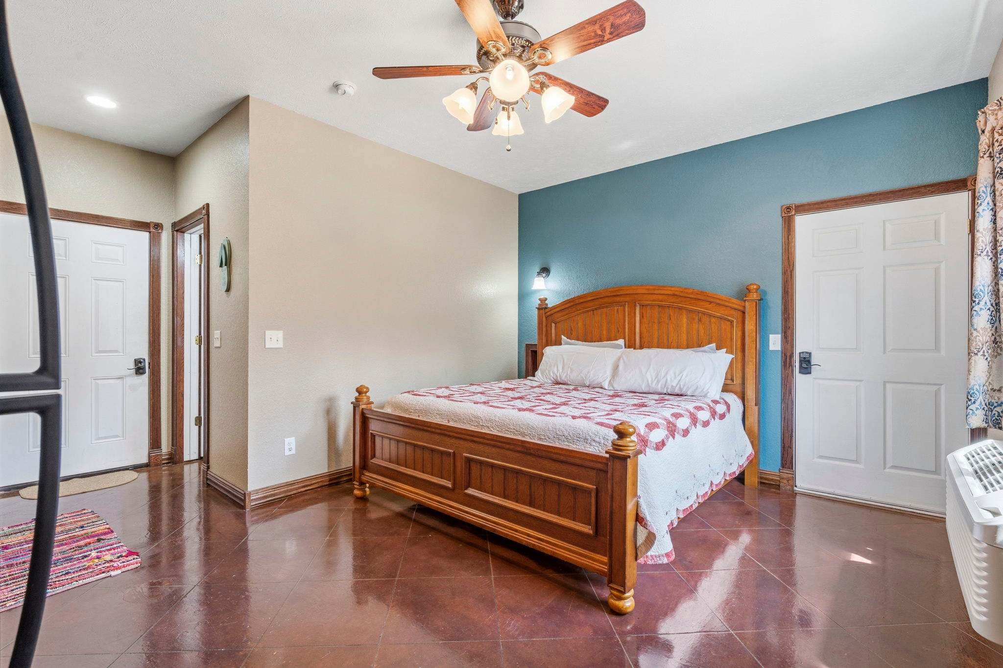 Escape to the Lake | Charming Waterfront Studio