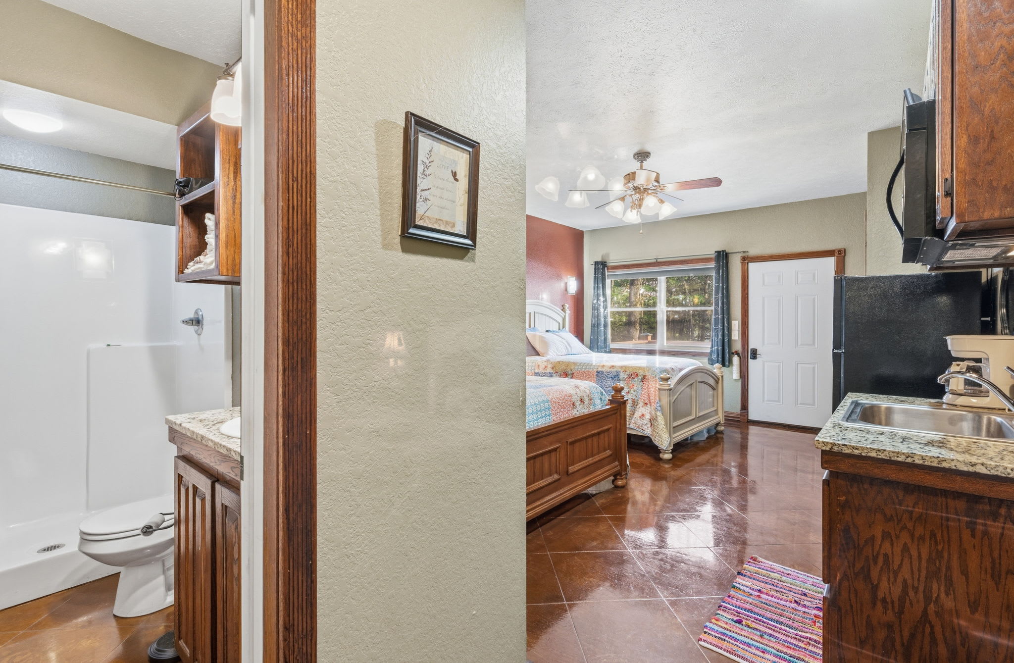 Cozy Lakefront Studio | Boat Slip Included