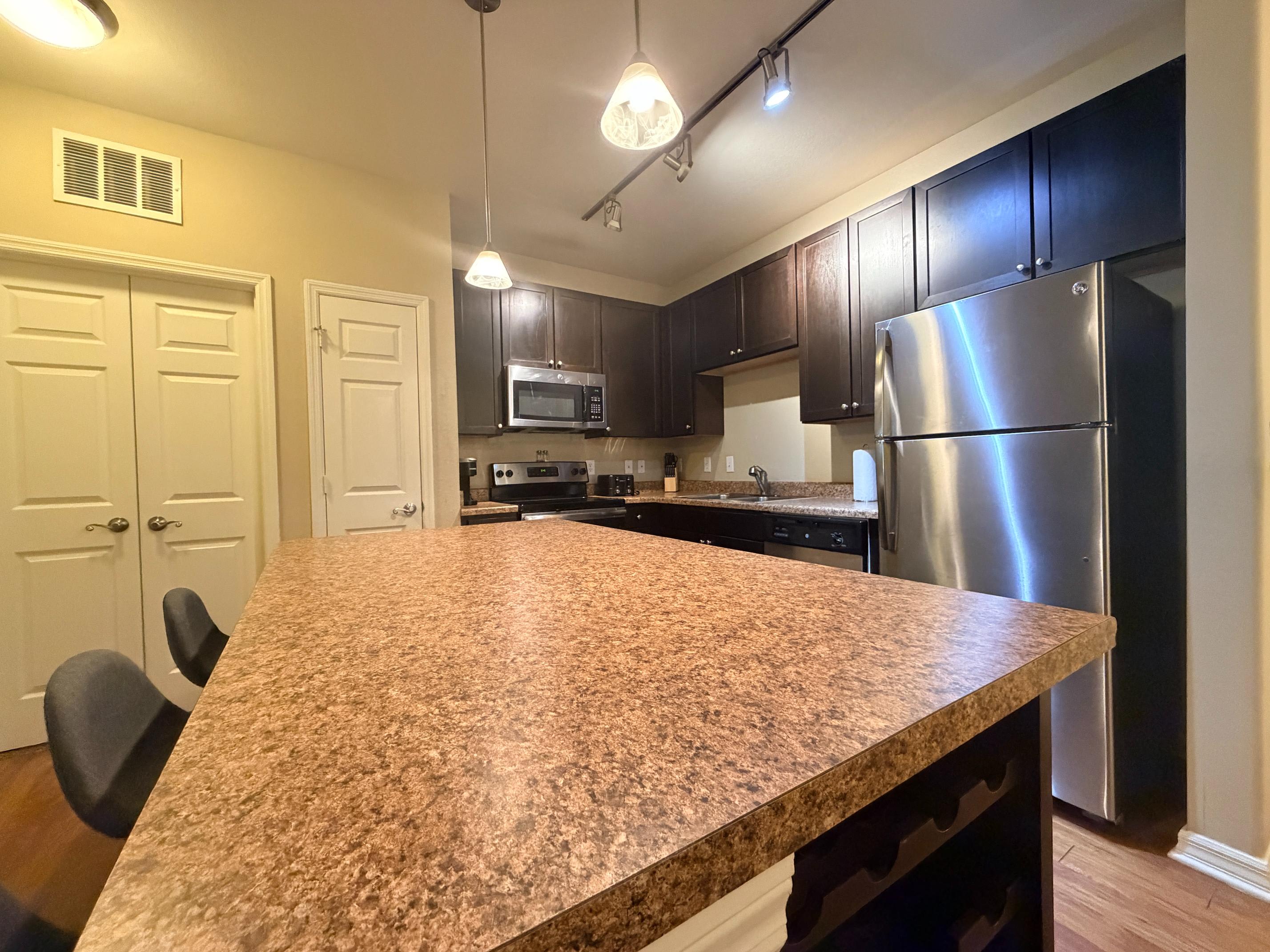 1st Floor Apt with Nature Views, Prime North Tampa