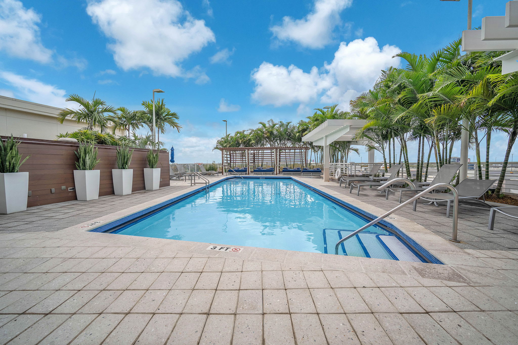 Downtown Miami Escape ā Pool & Free Parking