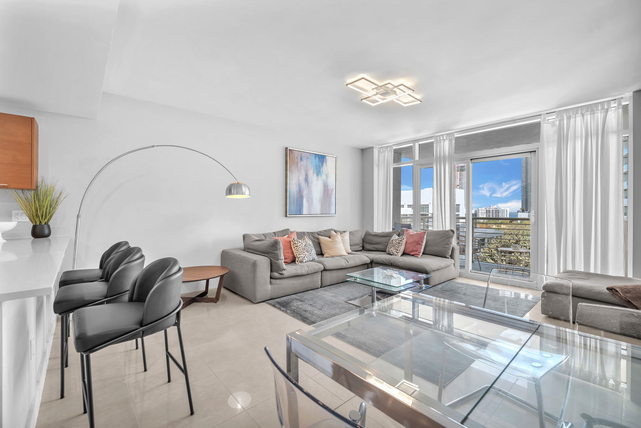 Downtown Miami Escape – Pool & Free Parking