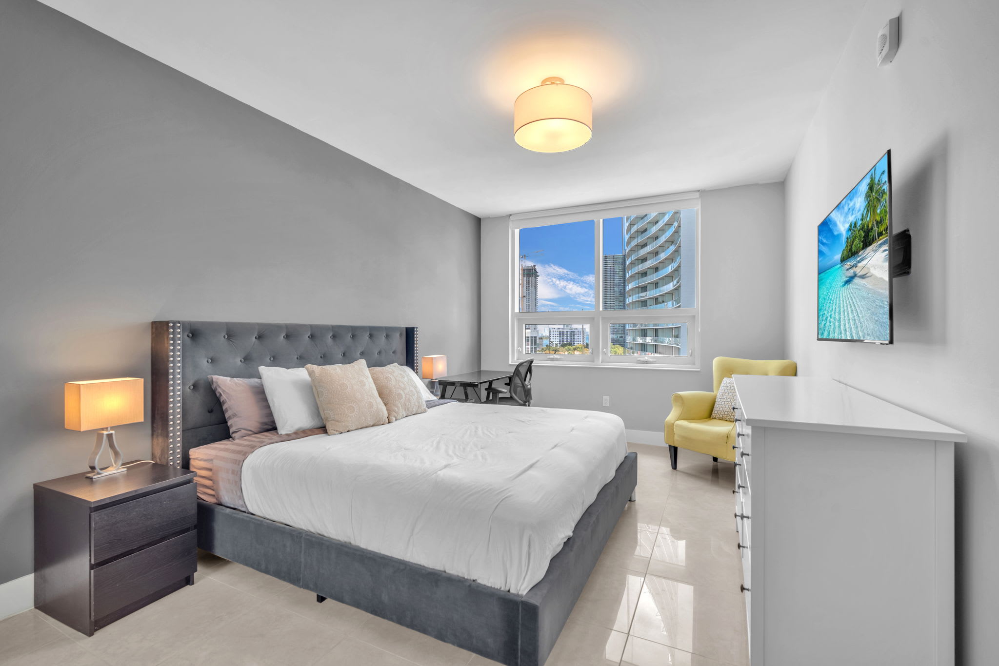 Downtown Miami Escape ā Pool & Free Parking