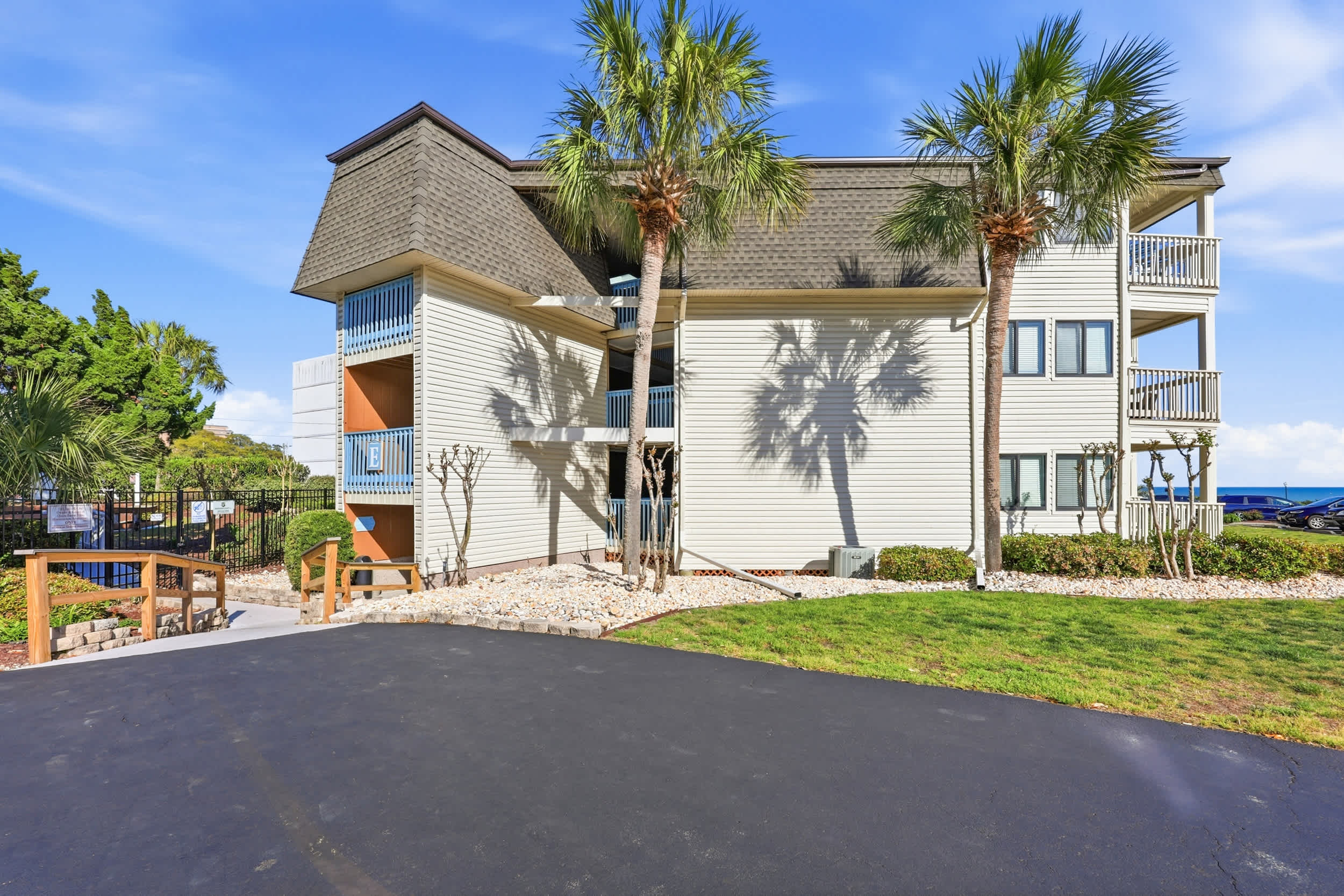 Golden Mile Oceanview Retreat