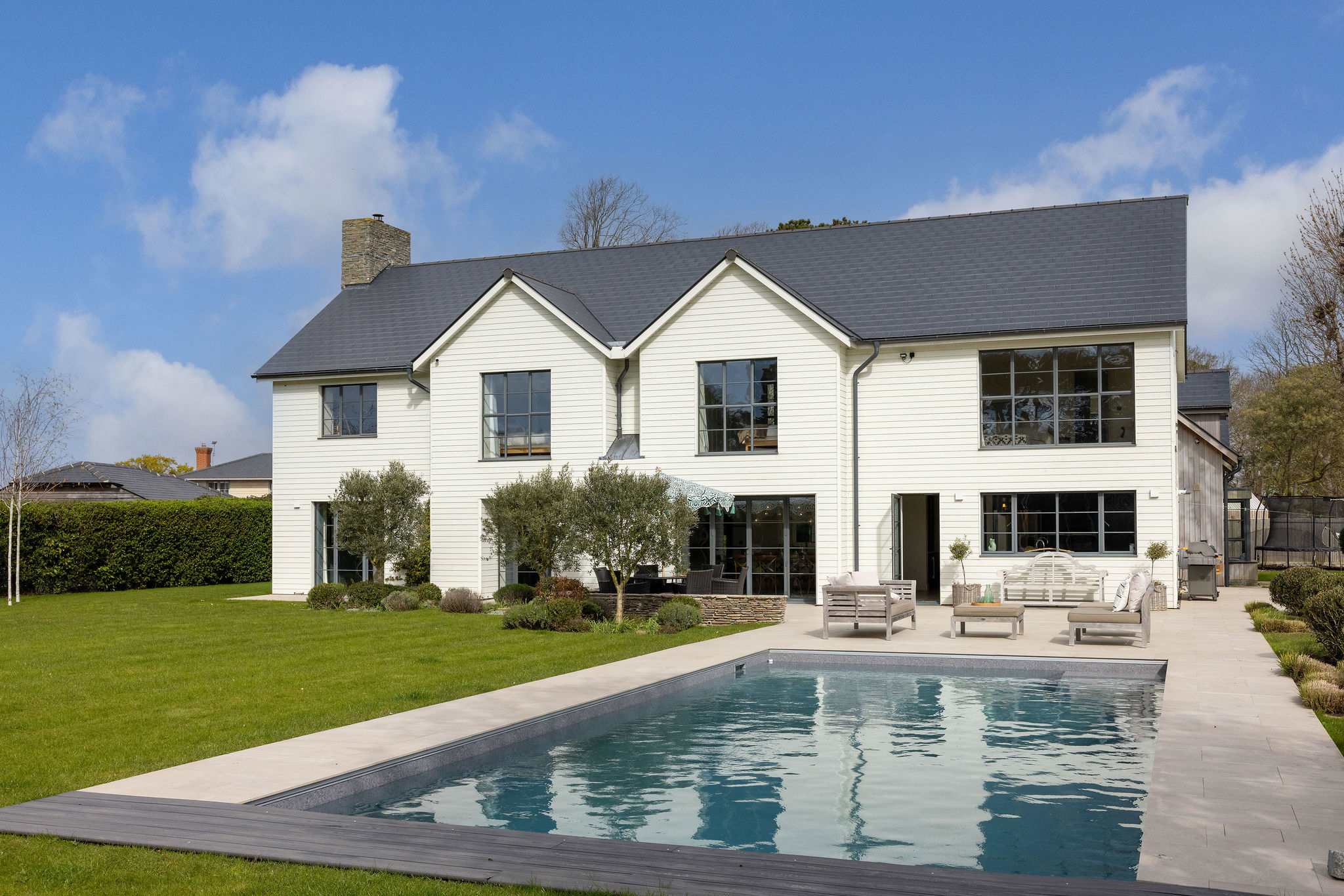 Chic Harbour Retreat for 10 with Pool