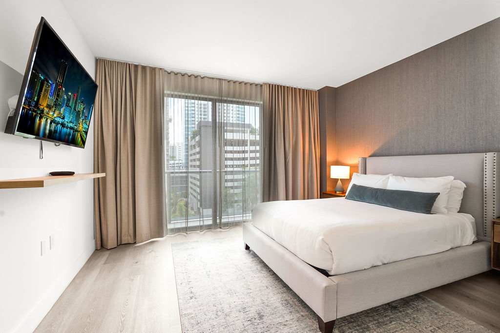 Modern Brickell Studio - City Views