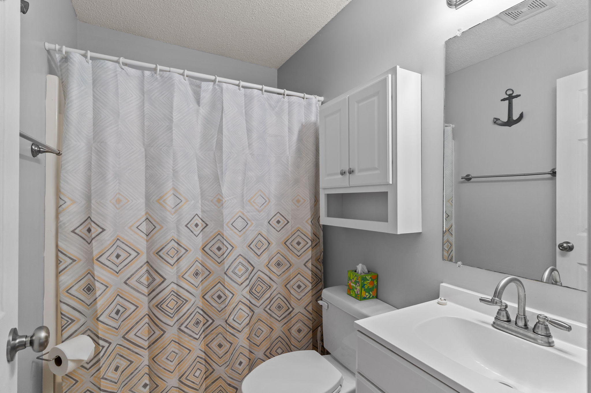 Breaking Tables Waves | Photo 16