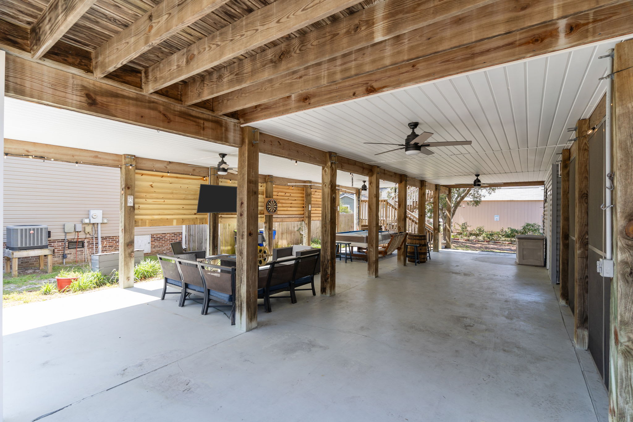 Breaking Tables Waves | Photo 18