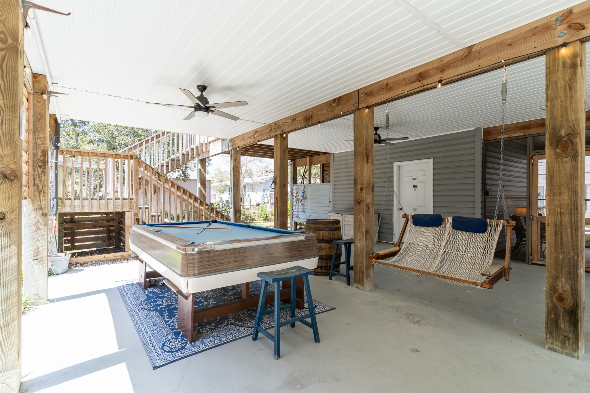 Breaking Tables Waves | Photo 26