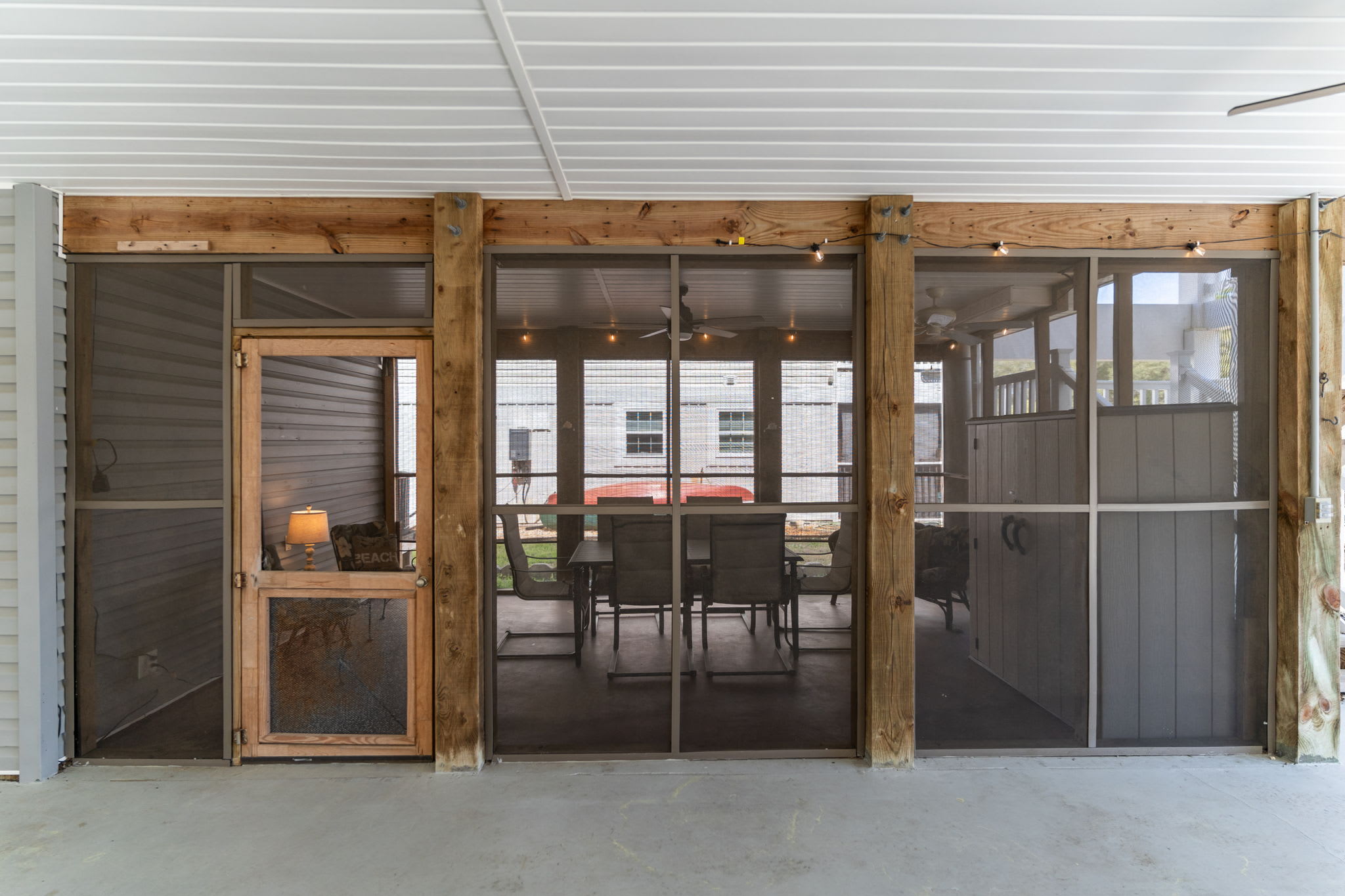 Breaking Tables Waves | Photo 24