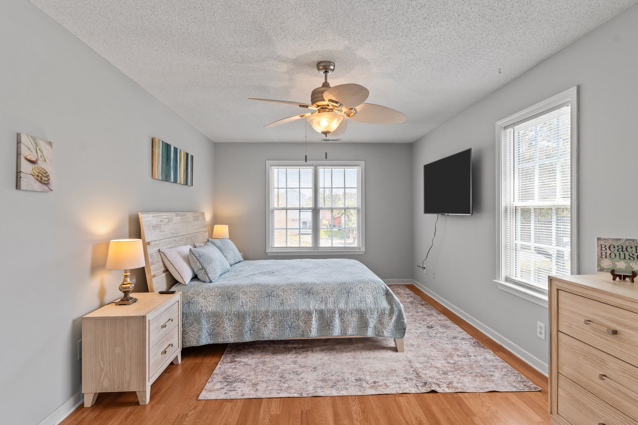 Breaking Tables Waves | Photo 43