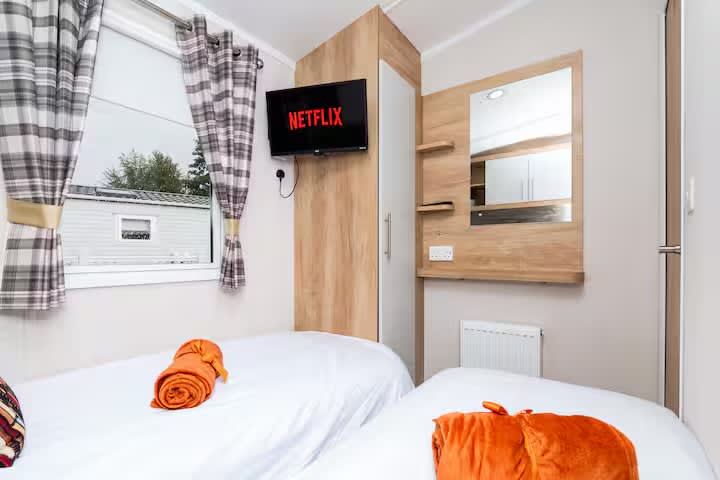 Luxury Beachside Stay Near Edinburgh with FREE Parking & Wi-Fi in Links Road EH32 - Property image 14 - VivreStays