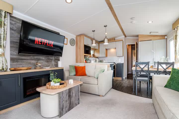 Luxury Beachside Stay Near Edinburgh with FREE Parking & Wi-Fi in Links Road EH32 - Property image 17 - VivreStays