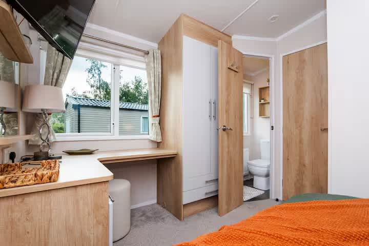 Luxury Beachside Stay Near Edinburgh with FREE Parking & Wi-Fi in Links Road EH32 - Property image 21 - VivreStays