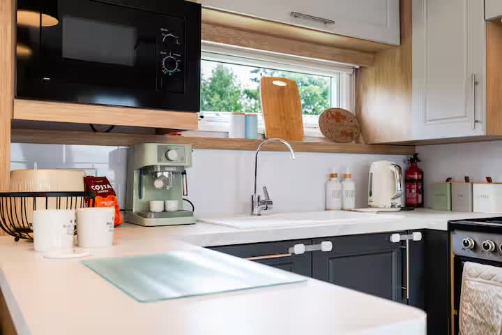 Luxury Beachside Stay Near Edinburgh with FREE Parking & Wi-Fi in Links Road EH32 - Property image 22 - VivreStays