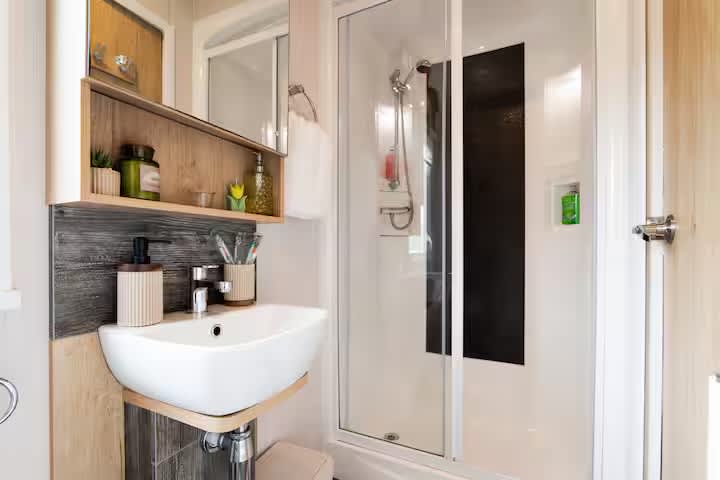 Luxury Beachside Stay Near Edinburgh with FREE Parking & Wi-Fi in Links Road EH32 - Property image 27 - VivreStays