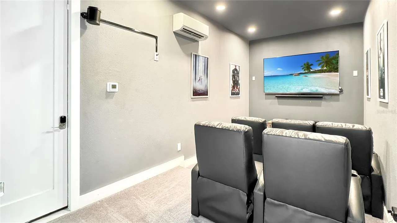 Villa with heated pool & theater, Reunion Resort