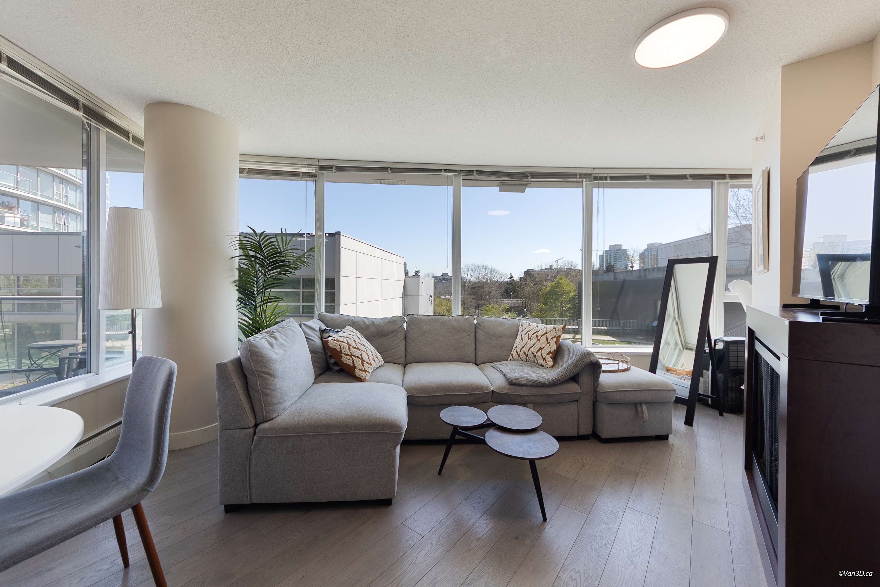 Stylish 2BR Den Oasis | DT Van Near BC Place|2 Free Parking