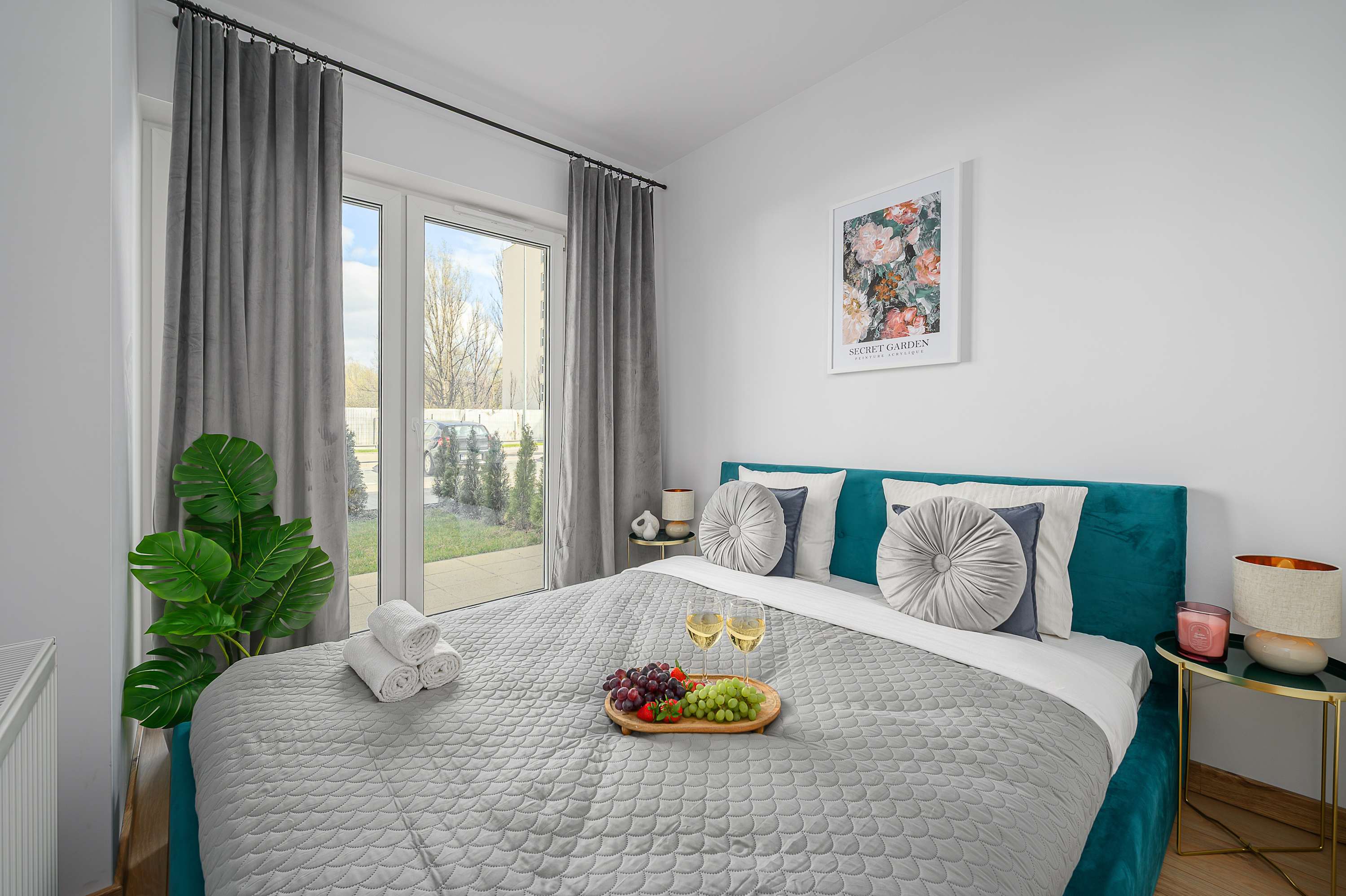 Lumina apartment with patio and parking