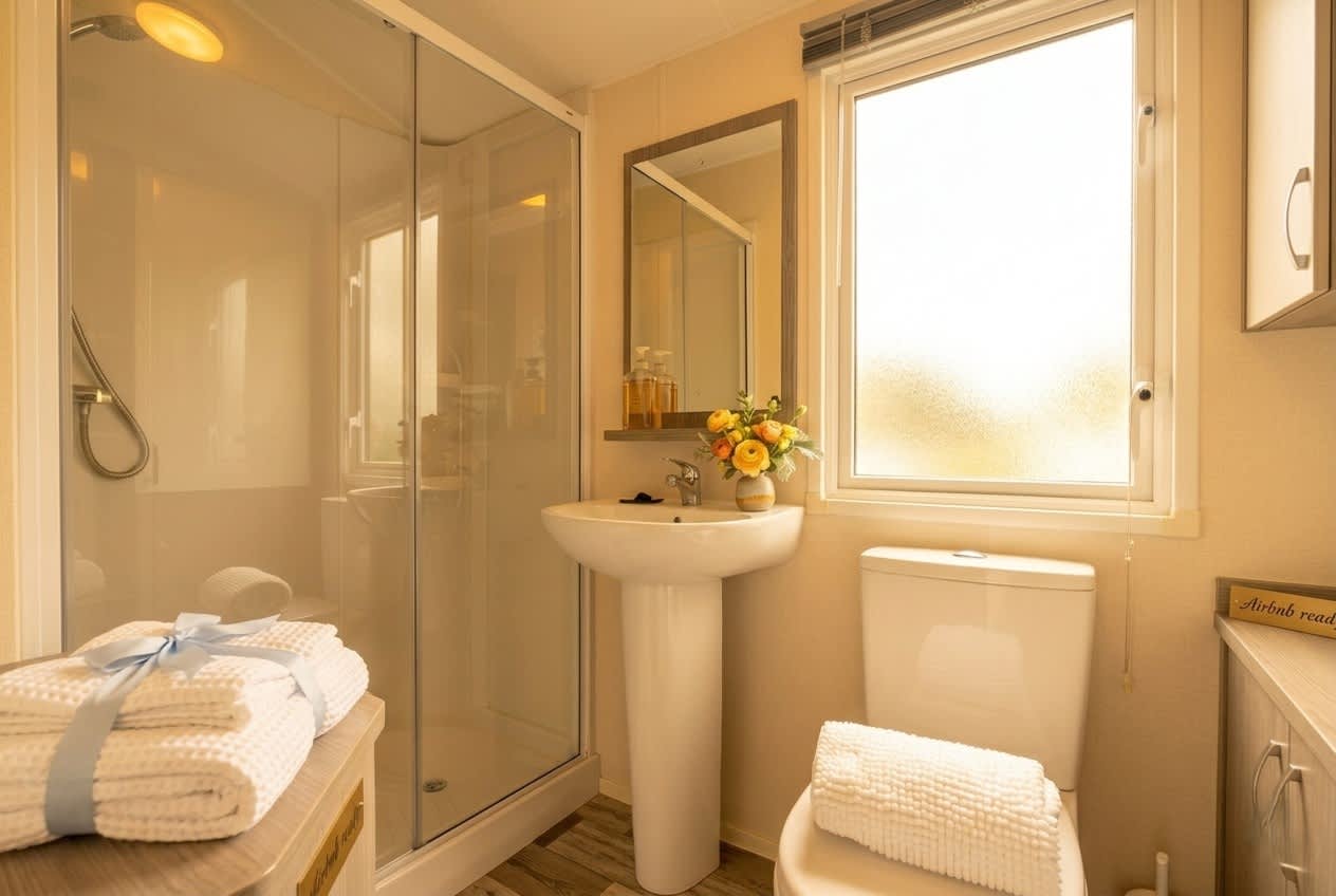 25 mins to Edinburgh Nr Beach & Pool Free Parking in Links Road EH32 - Property image 4 - VivreStays
