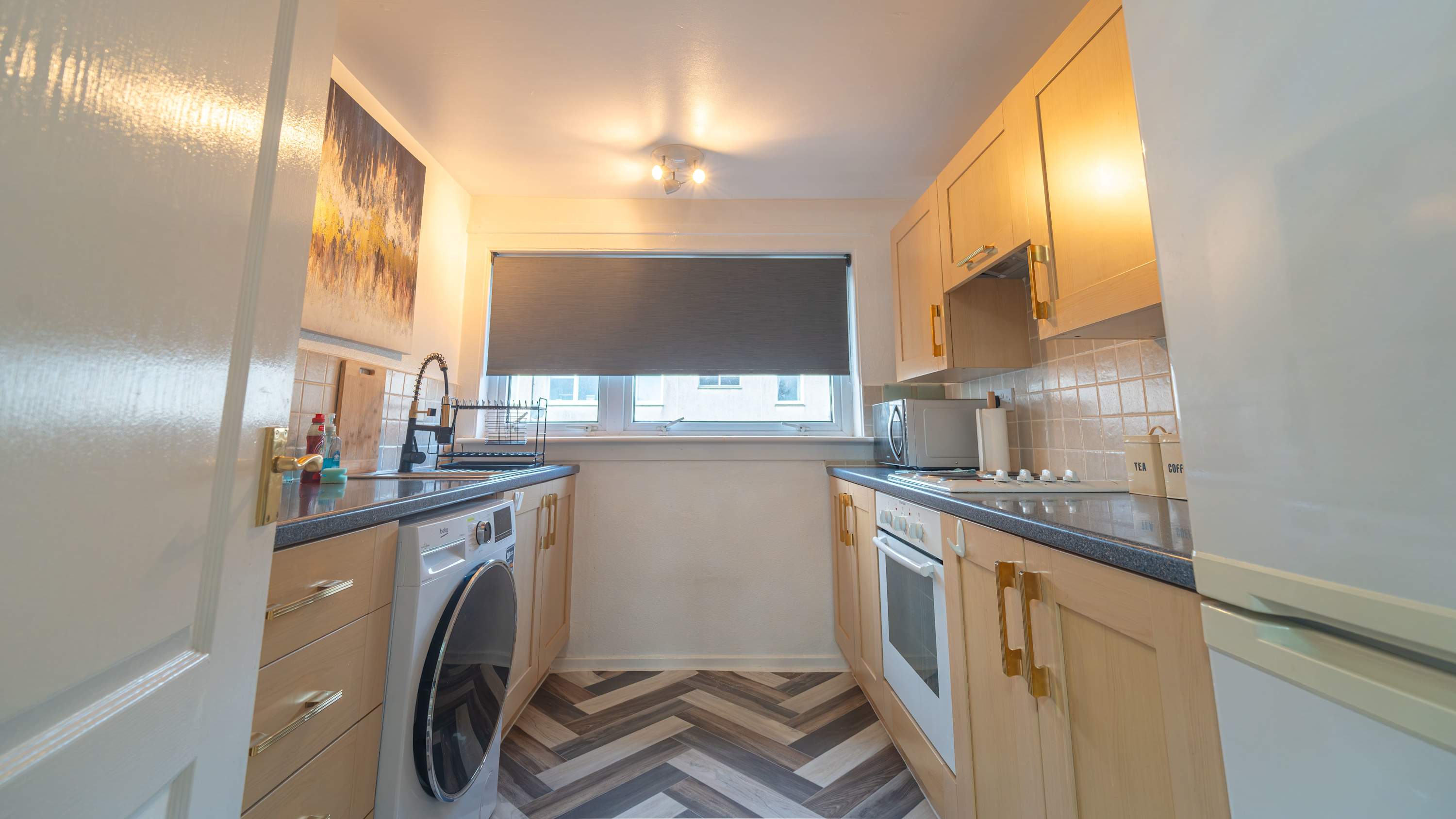 View East Kilbride 1BHK Apartment with free parking in Glen Prosen 49 G74 East Kilbride 1BHK Apartment with free parking in Glen Prosen 49 G74 - Property image 9 - VivreStays