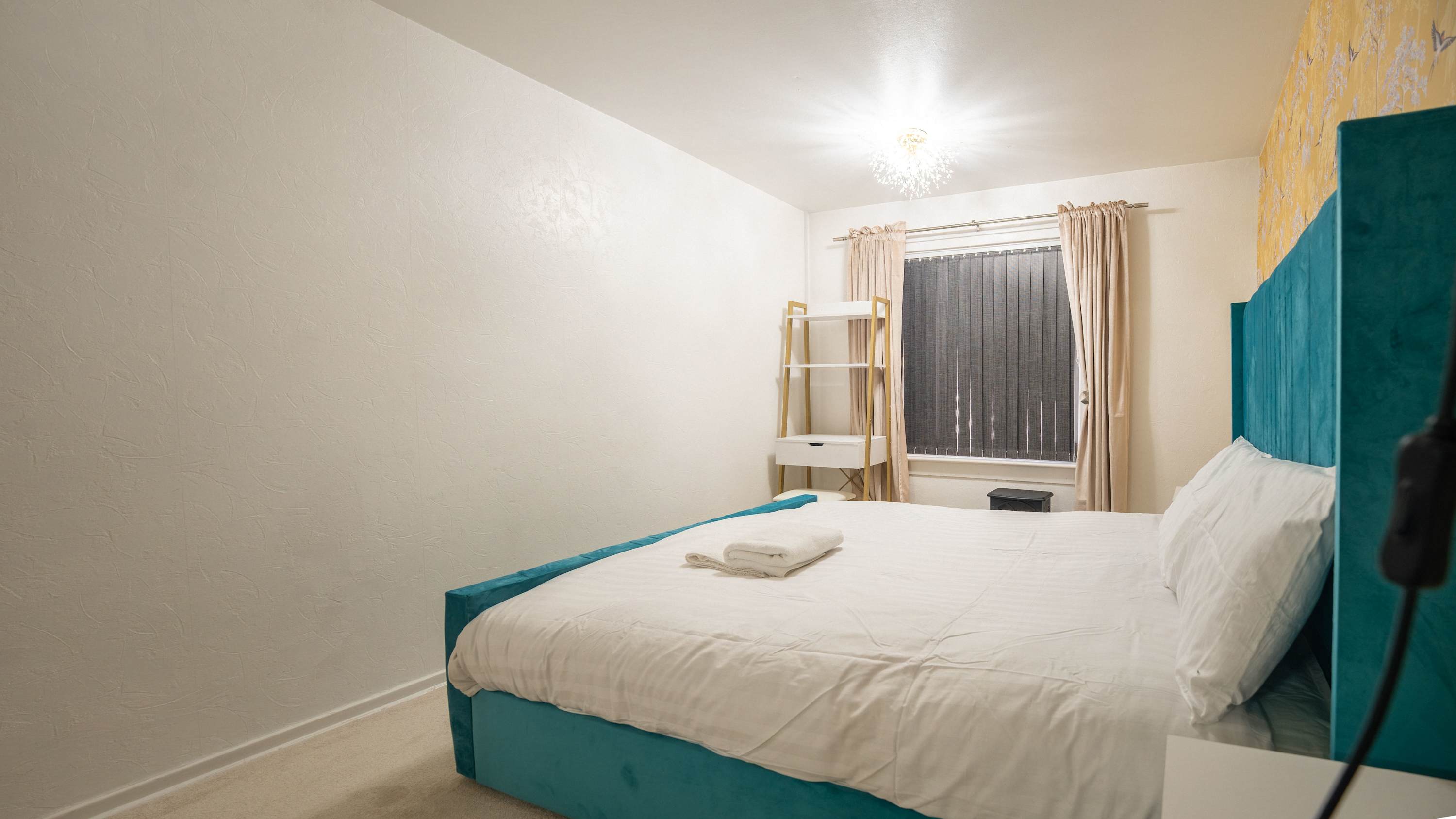 View East Kilbride 1BHK Apartment with free parking in Glen Prosen 49 G74 East Kilbride 1BHK Apartment with free parking in Glen Prosen 49 G74 - Property image 7 - VivreStays