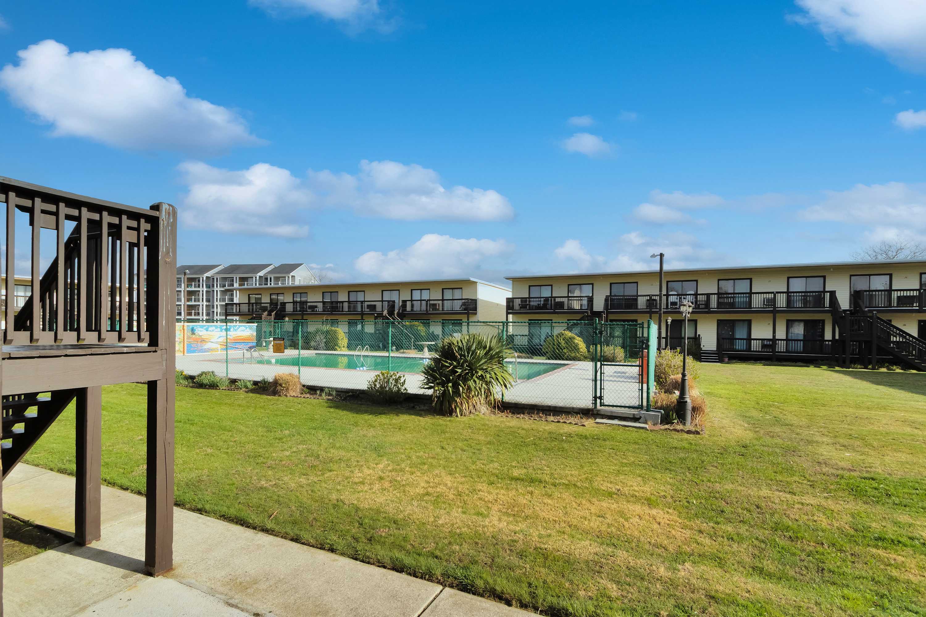 Golden Gate 35, Outdoor pool, Quiet Neighborhood