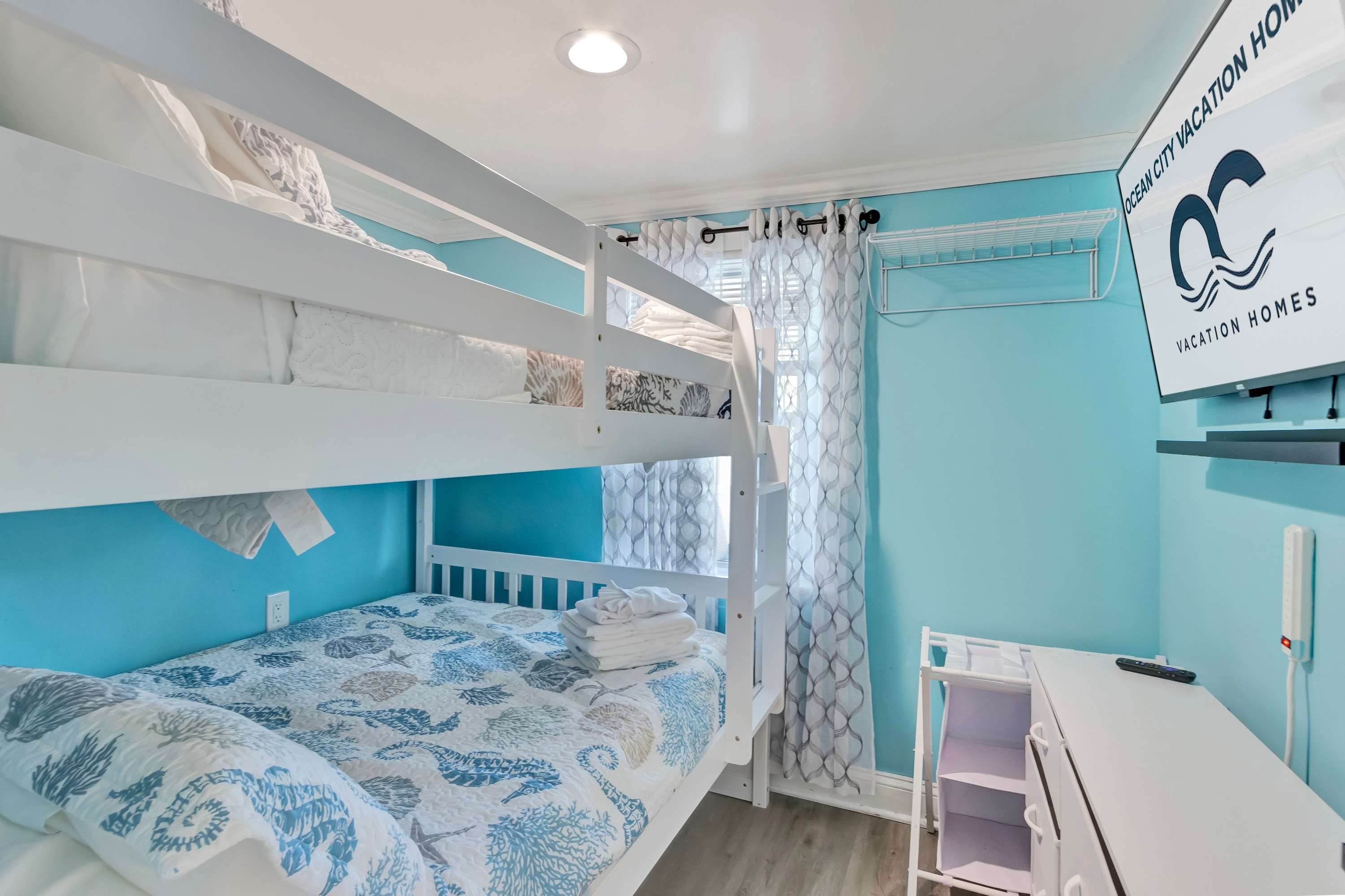 Parrot Bay 35 | Pet Friendly | Pool