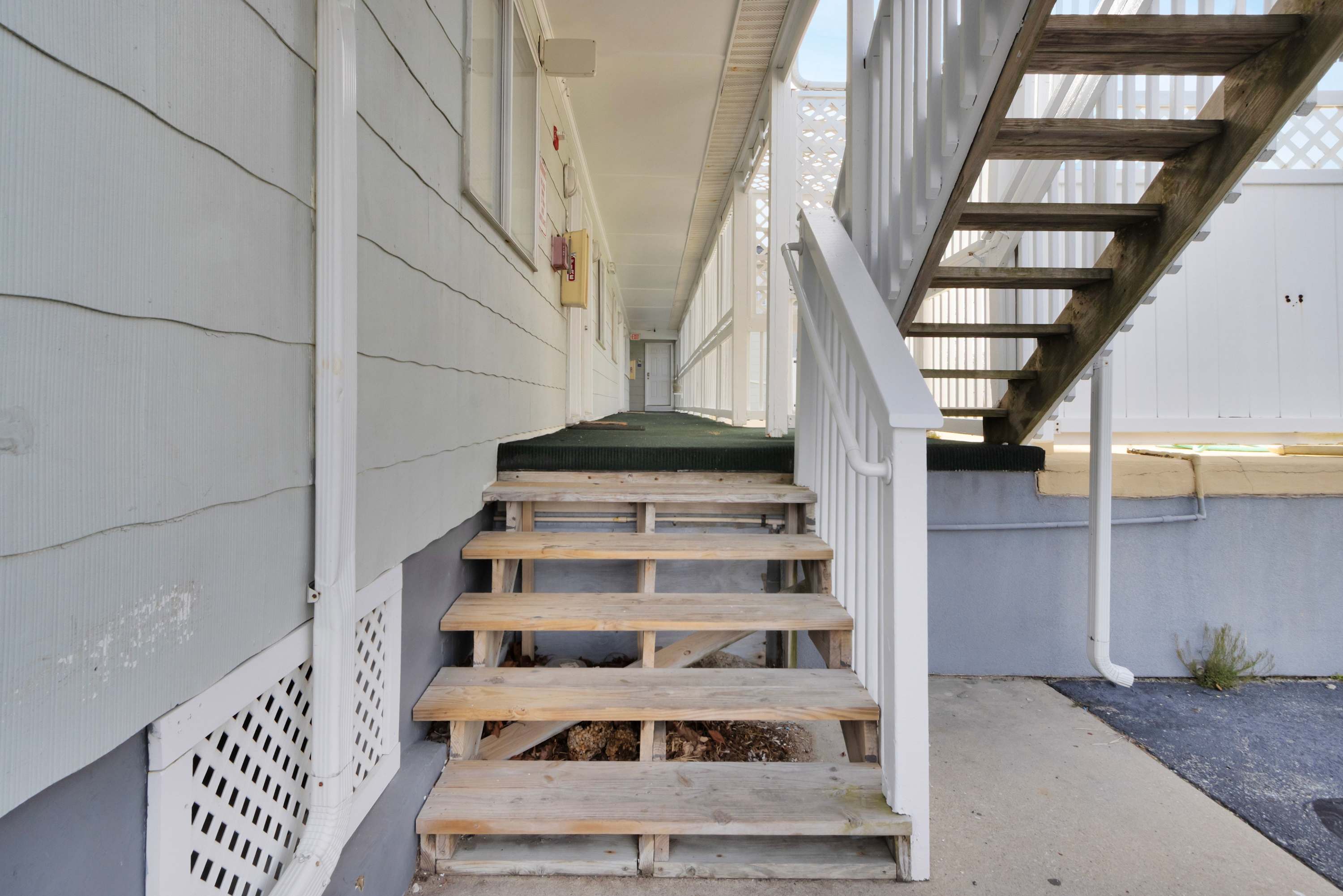 Jocelyn Manor 86 | Pet Friendly 1BR Beach Condo