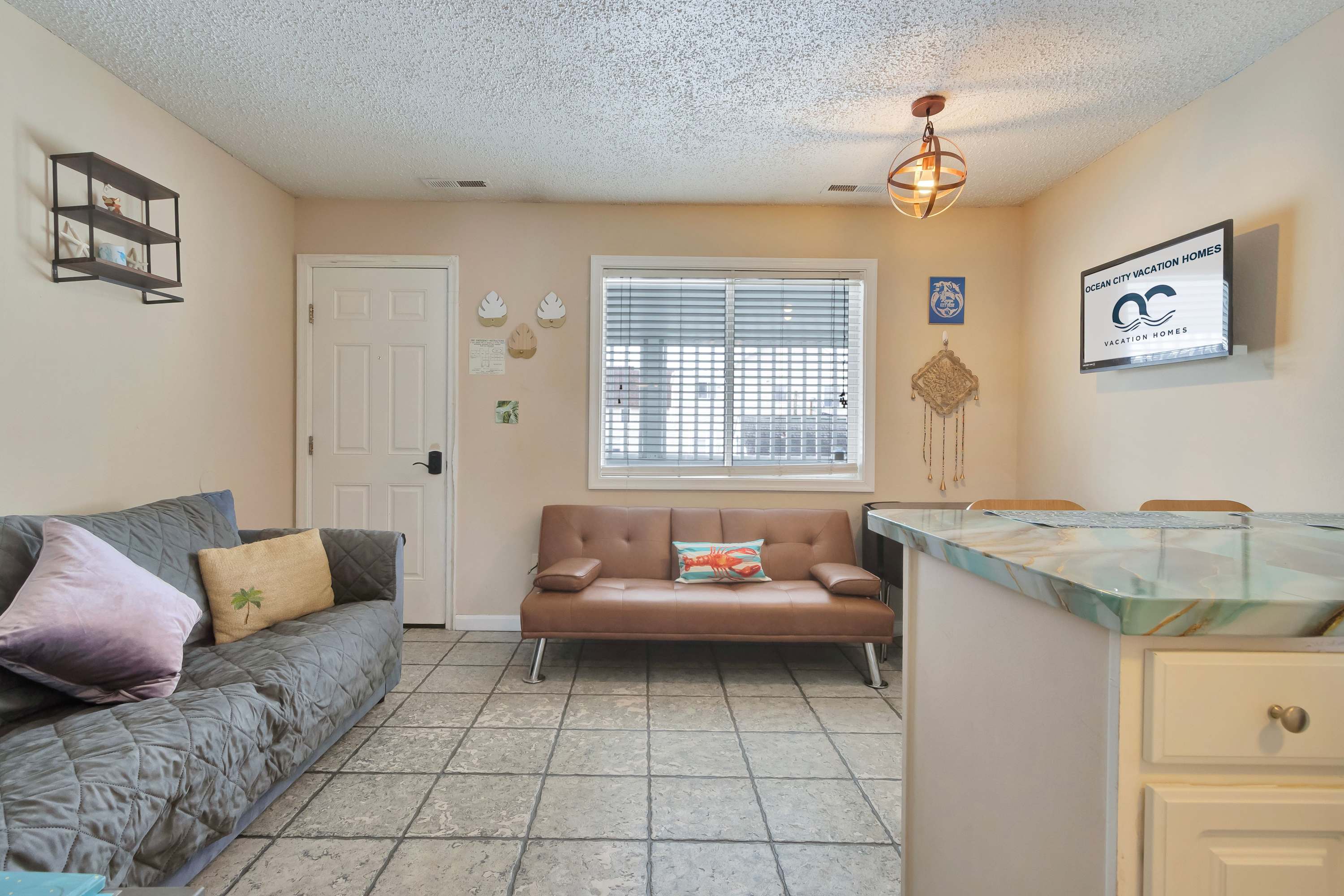 Jocelyn Manor 86 | Pet Friendly 1BR Beach Condo