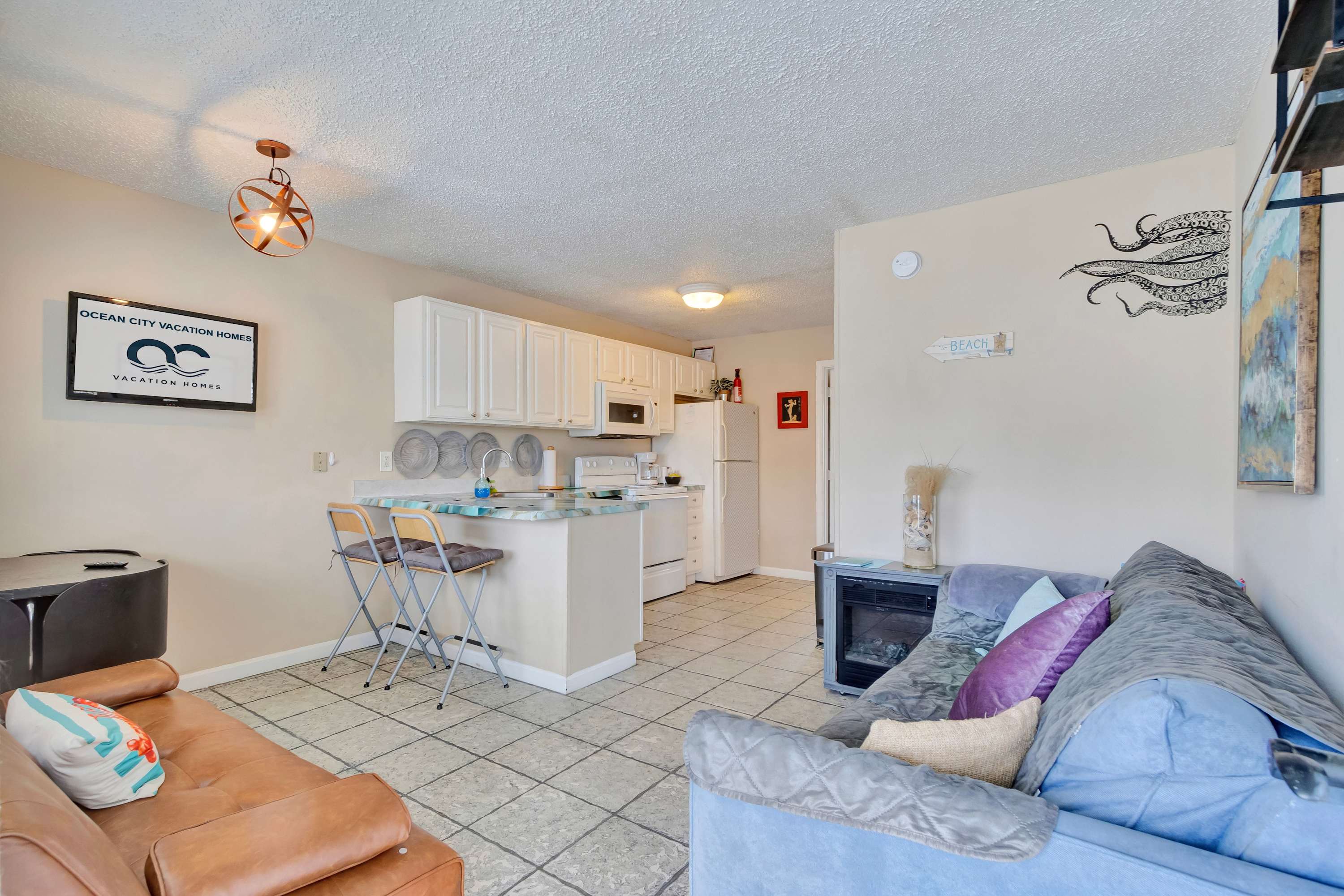 Jocelyn Manor 86 | Pet Friendly 1BR Beach Condo