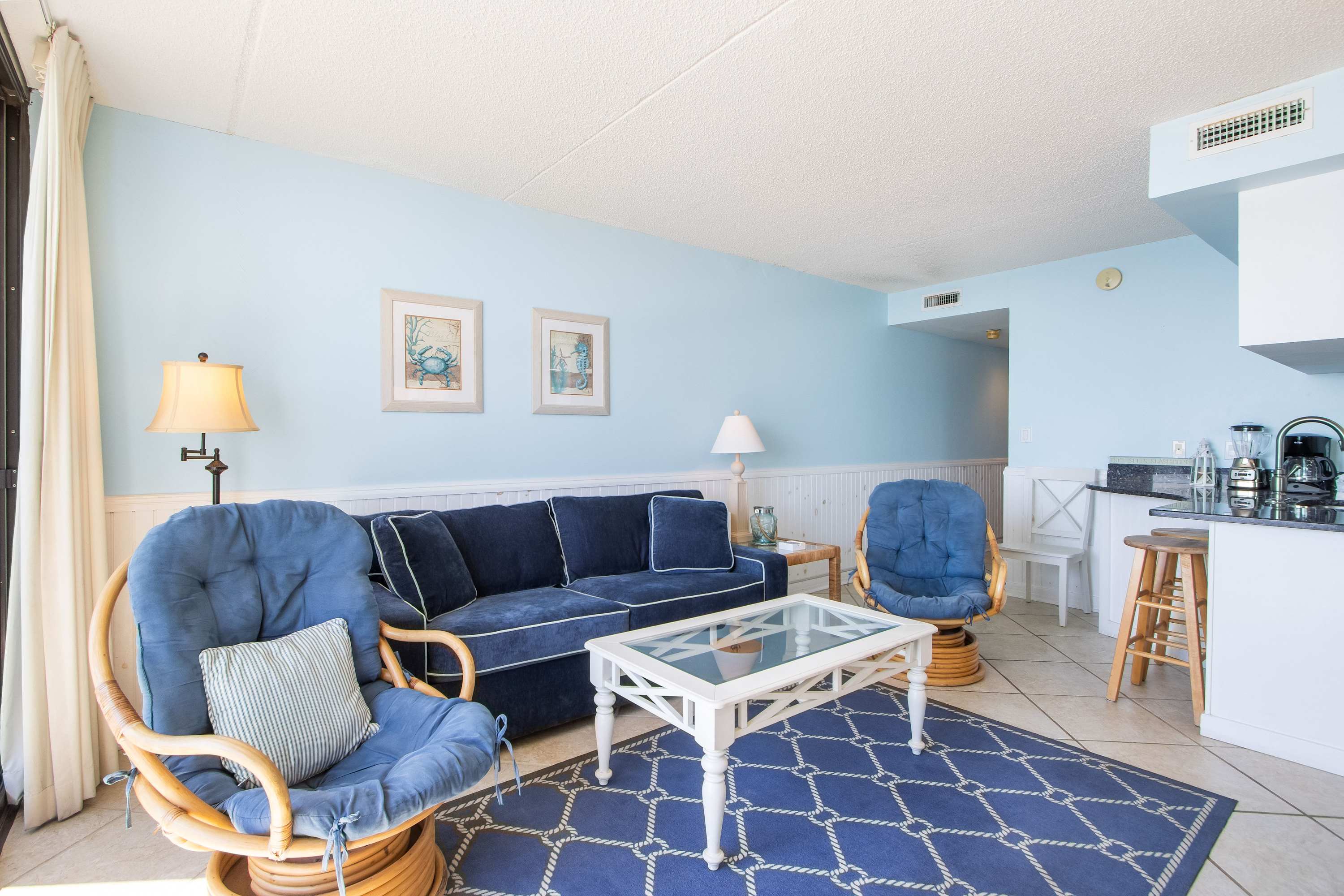 Golden Sands 1106: Gorgeous Oceanfront 1 BDRM condo, fully renovated and professionally decorated. All the comforts of home