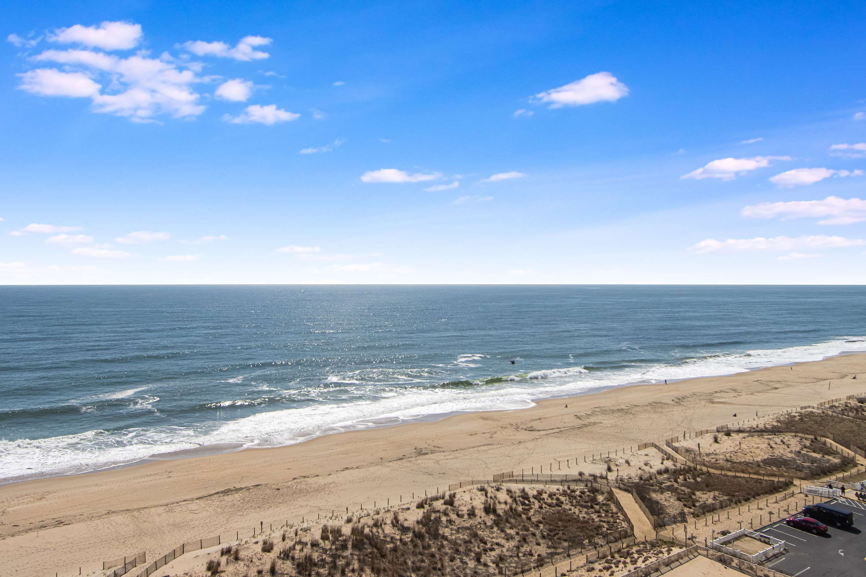 Golden Sands 1106: Gorgeous Oceanfront 1 BDRM condo, fully renovated and professionally decorated. All the comforts of home